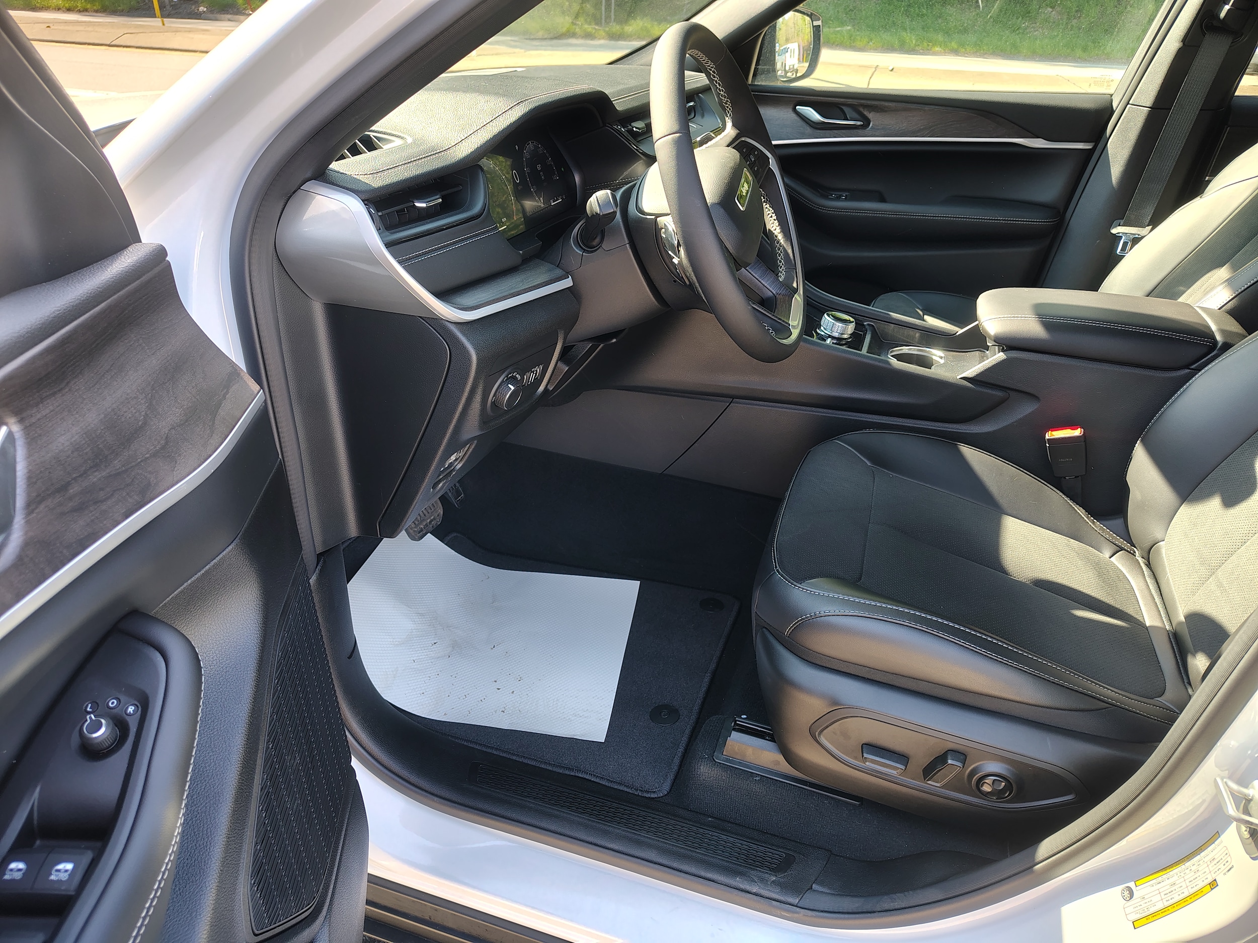 2026 Jeep Grand Cherokee Laredo - Photo 19