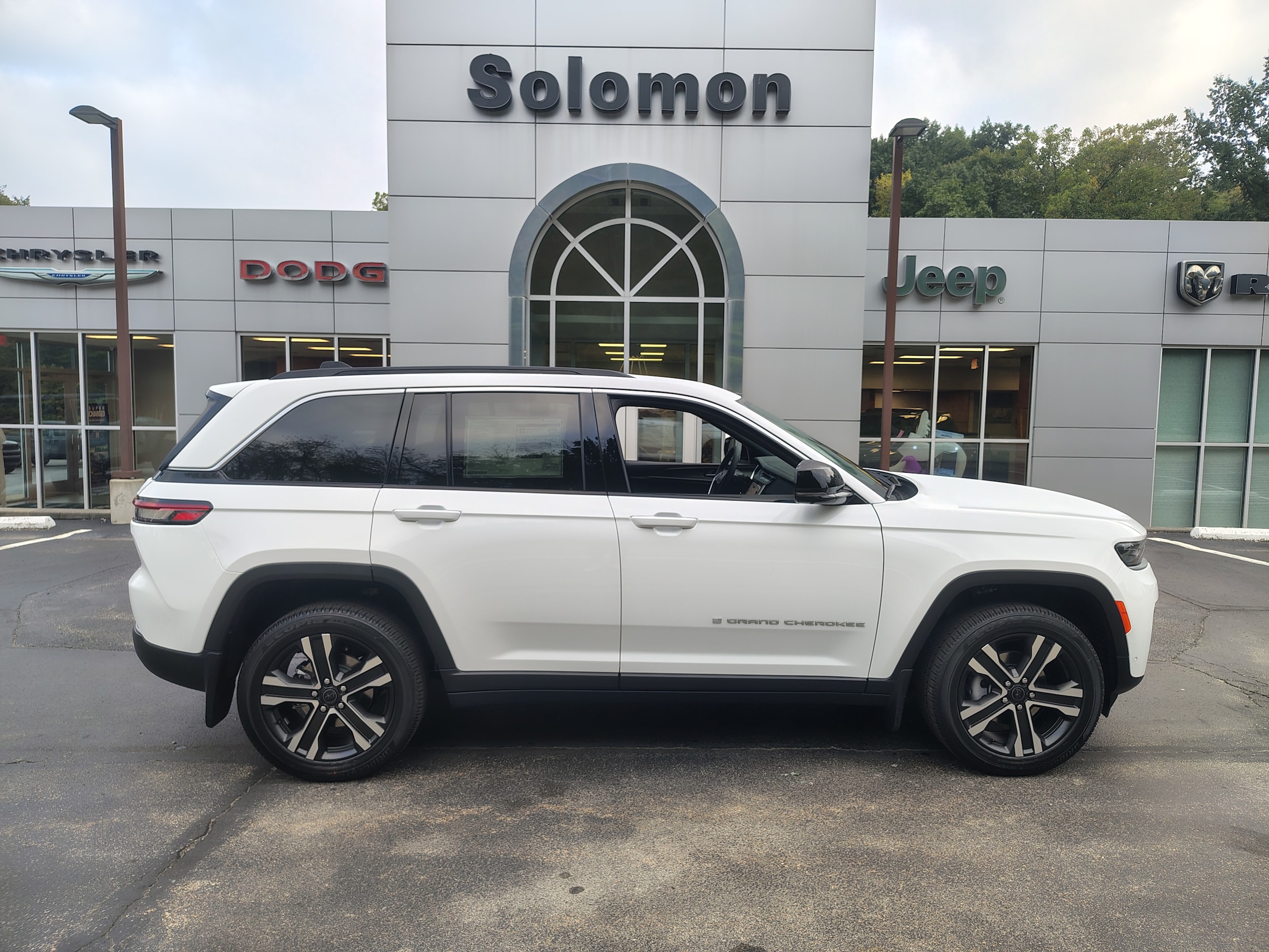 2027 Jeep Grand Cherokee Sport Utility 