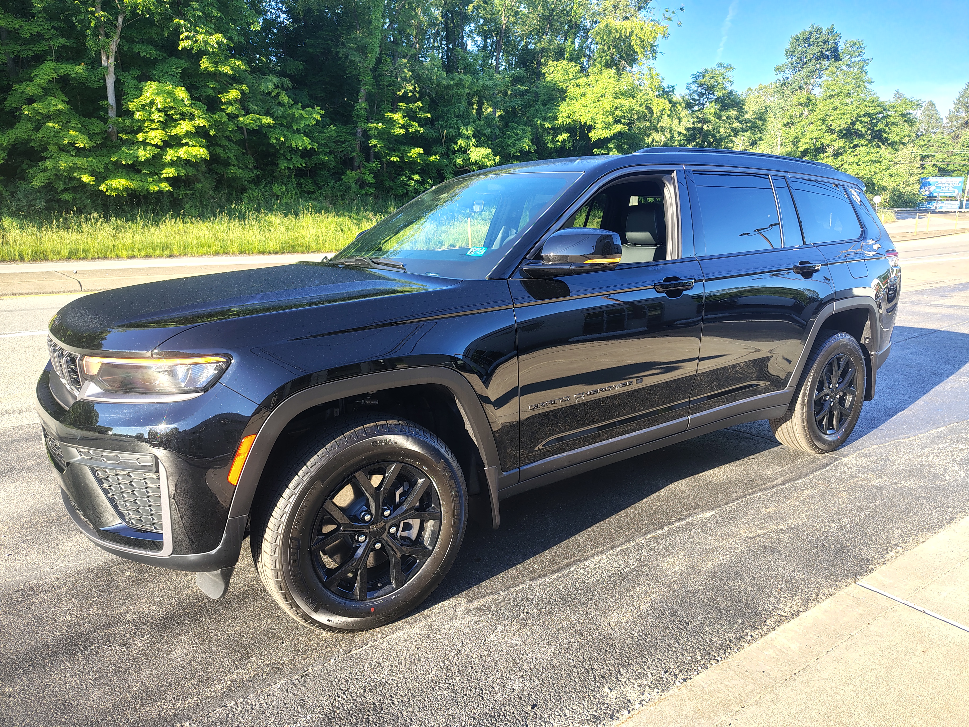 New 2026 Jeep Grand Cherokee L LAREDO ALTITUDE 4X4 Sport Utility
