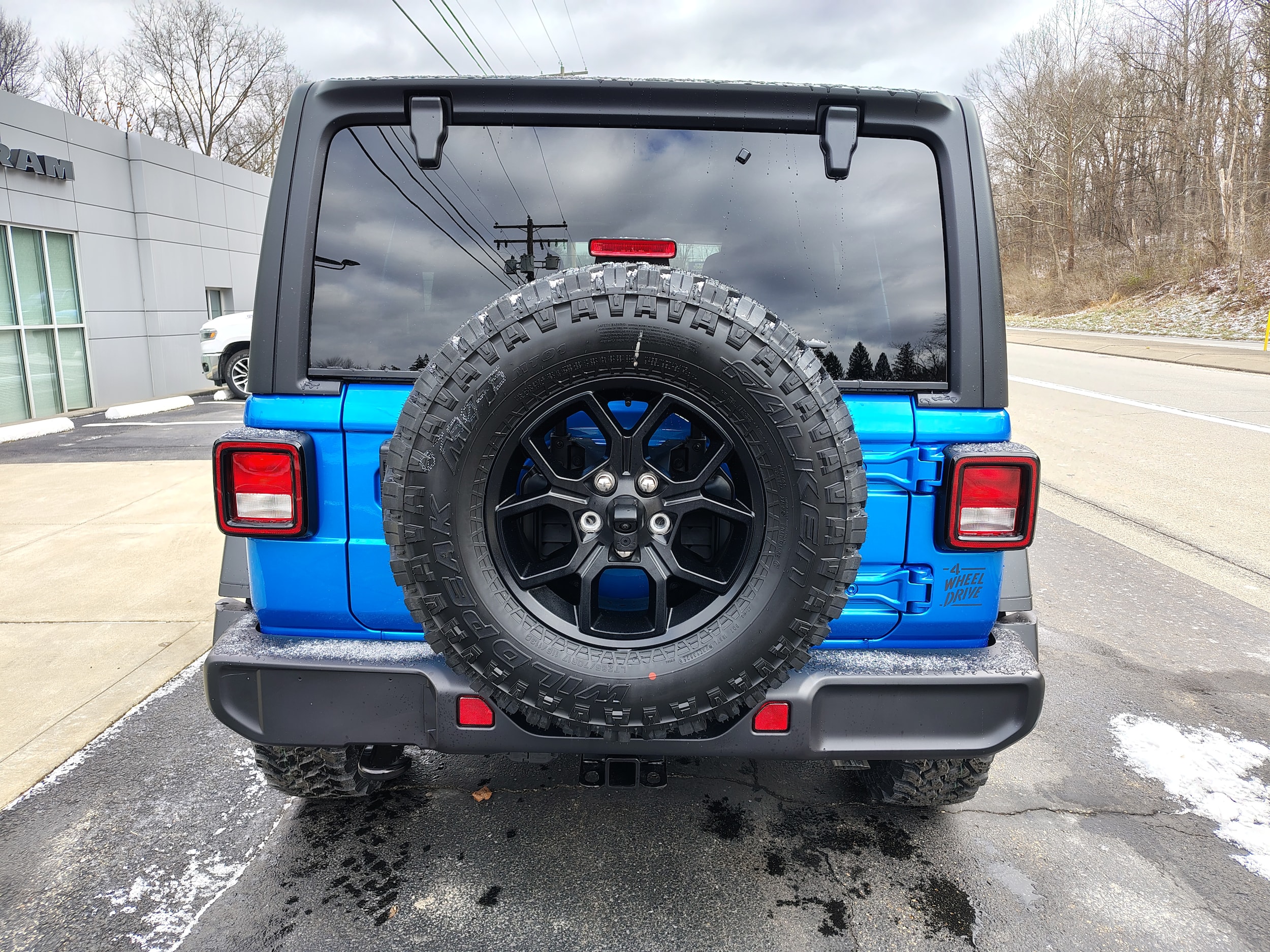 2026 Jeep Wrangler 4-Door Willys - Photo 11