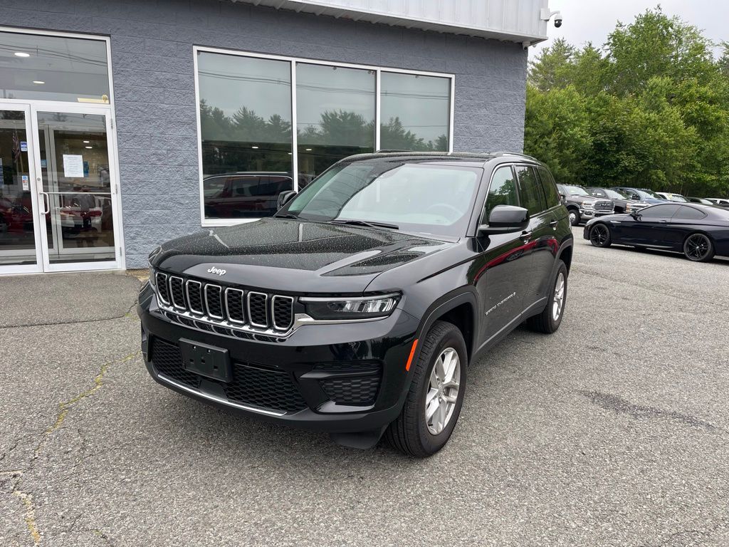 2023 Jeep Grand Cherokee Laredo - Photo 2