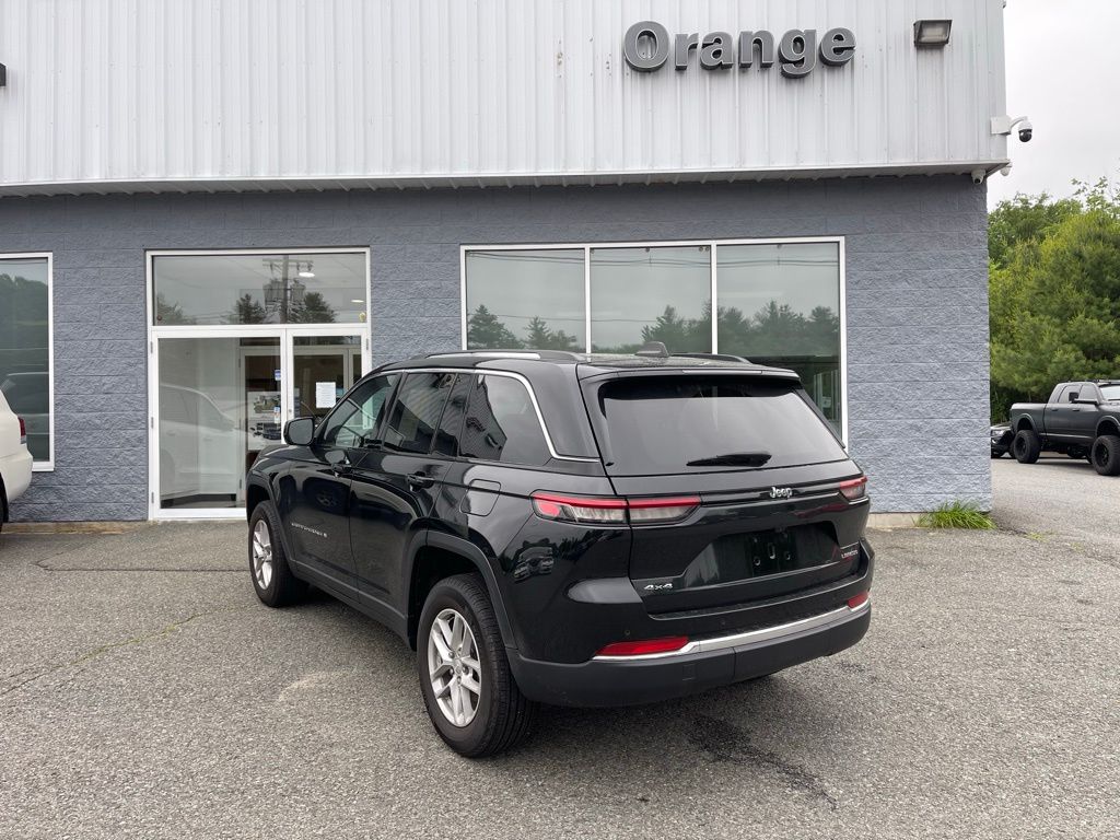 2023 Jeep Grand Cherokee Laredo - Photo 4