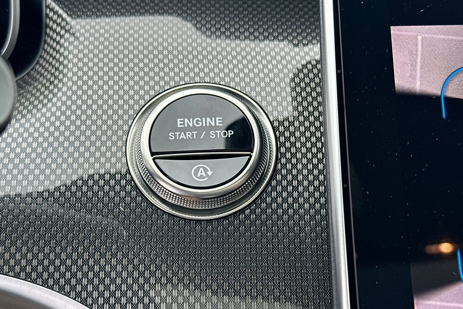 2025 Mercedes-Benz C-Class Sedan C 300 - Photo 28