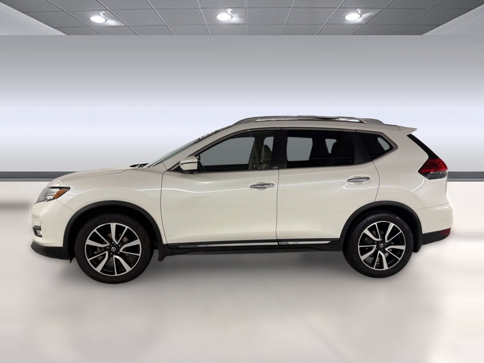 Used 2017 Nissan Rogue SL with VIN JN8AT2MT3HW397485 for sale in Calabasas, CA