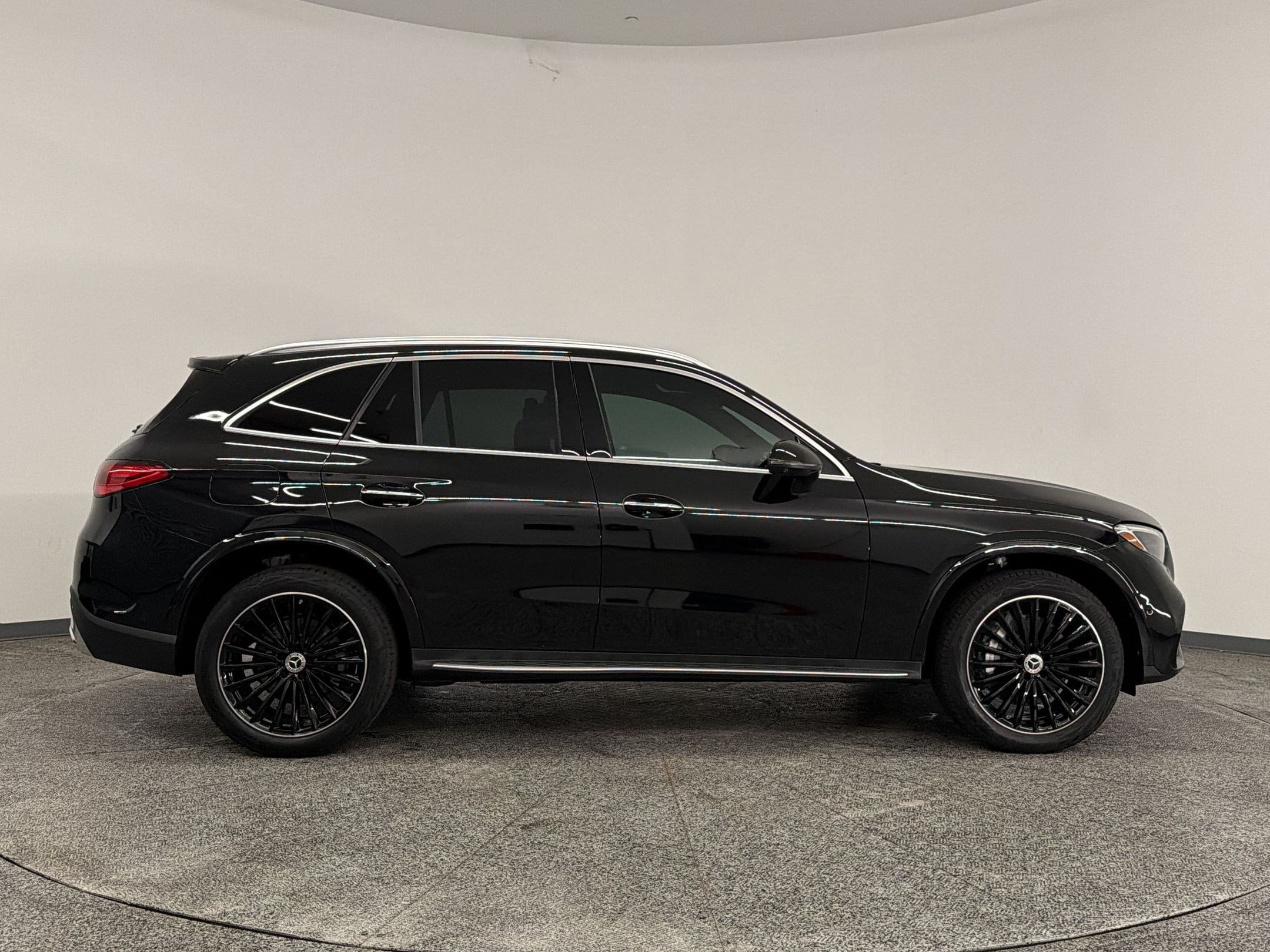 2026 Mercedes-Benz GLC Base - Photo 8