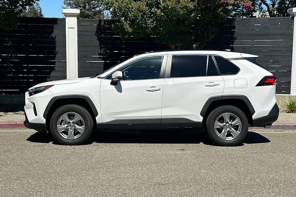 Used 2024 Toyota RAV4 XLE FWD SUV
