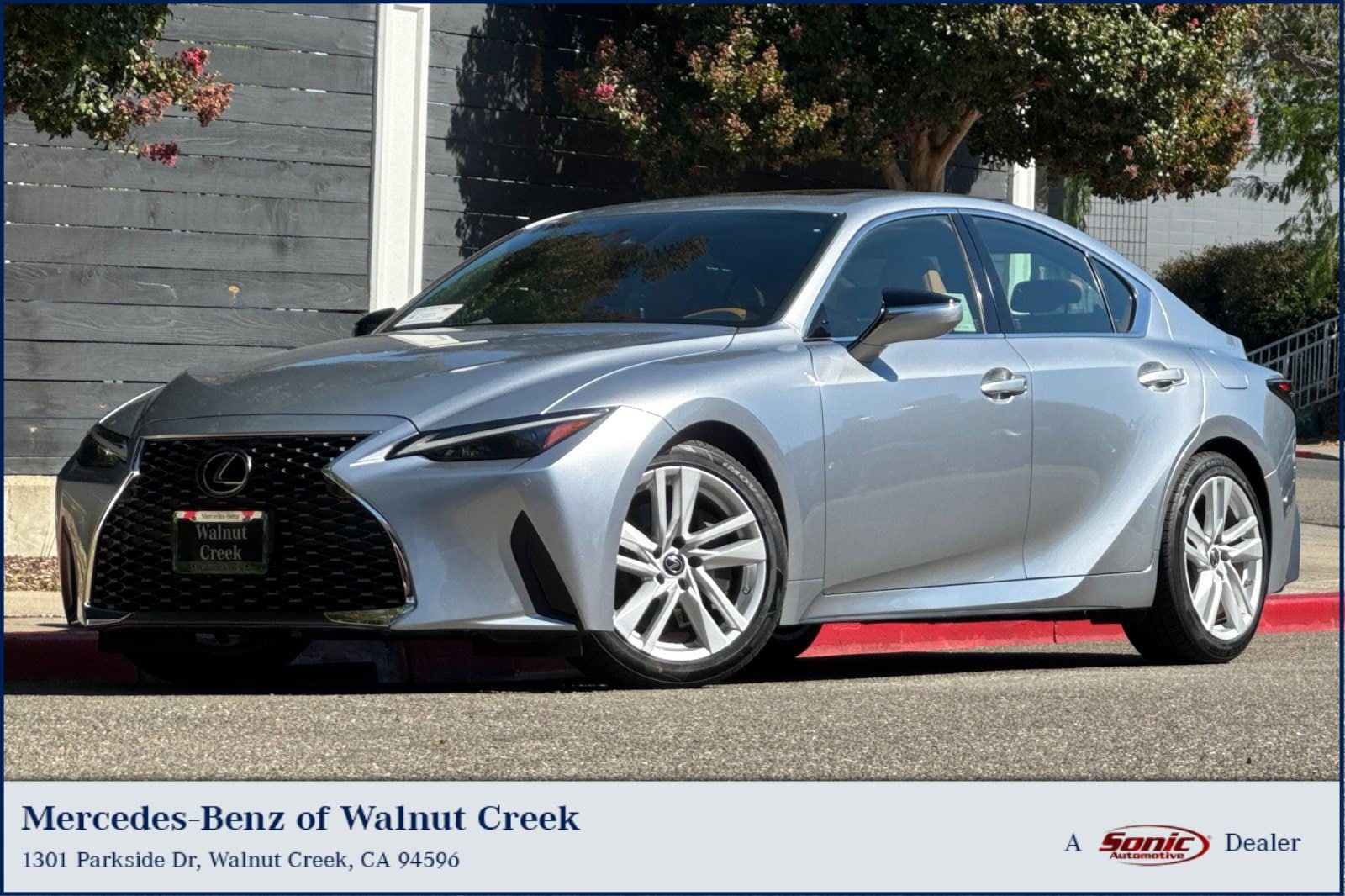 2021 Lexus IS