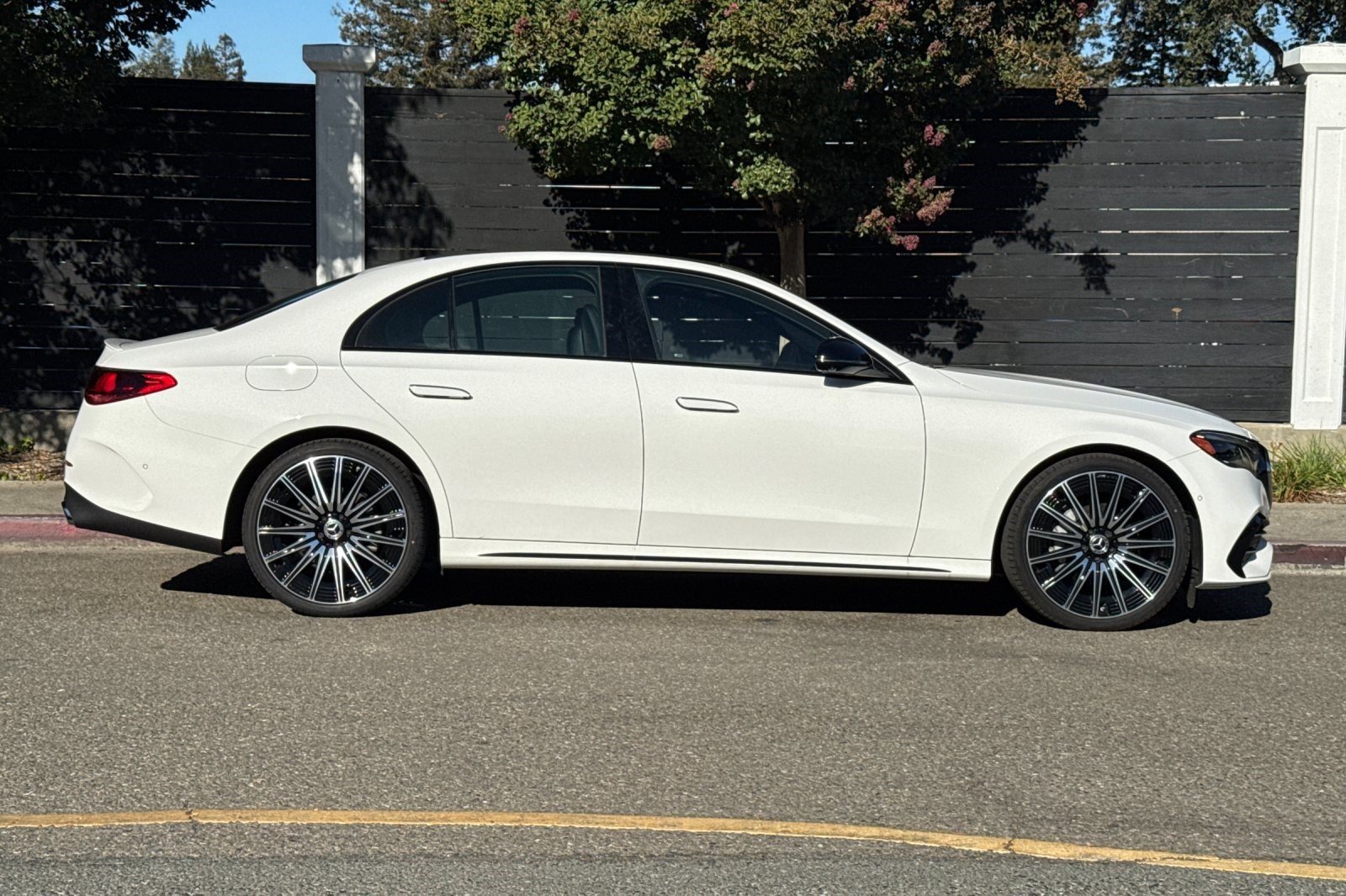 2026 Mercedes-Benz E-Class E350 - Photo 8