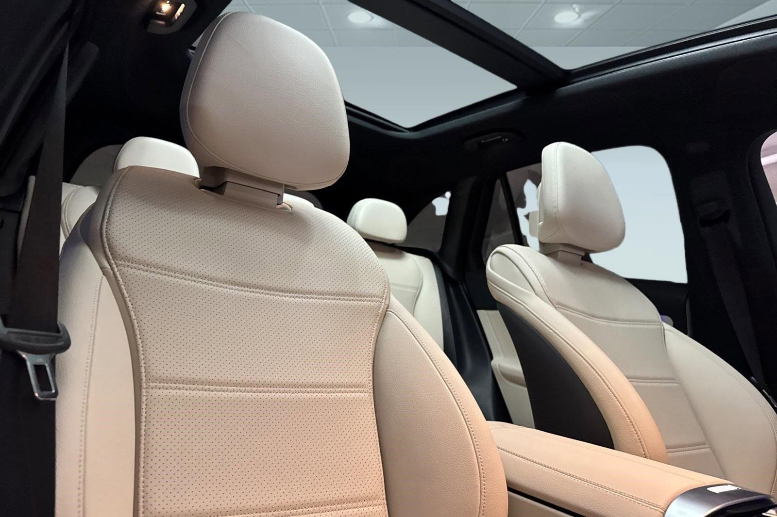 2026 Mercedes-Benz GLC Base - Photo 13