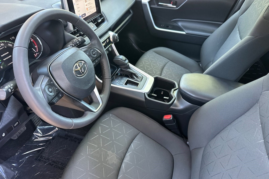 Used 2024 Toyota RAV4 XLE FWD SUV