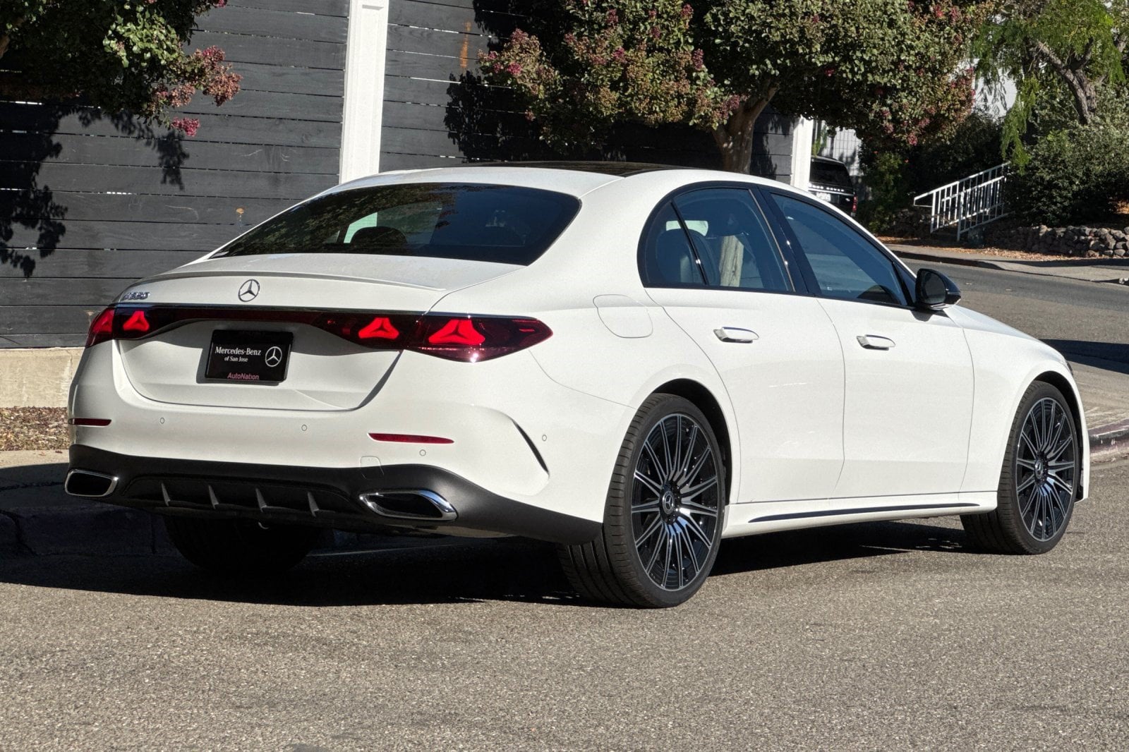 2026 Mercedes-Benz E-Class E350 - Photo 9