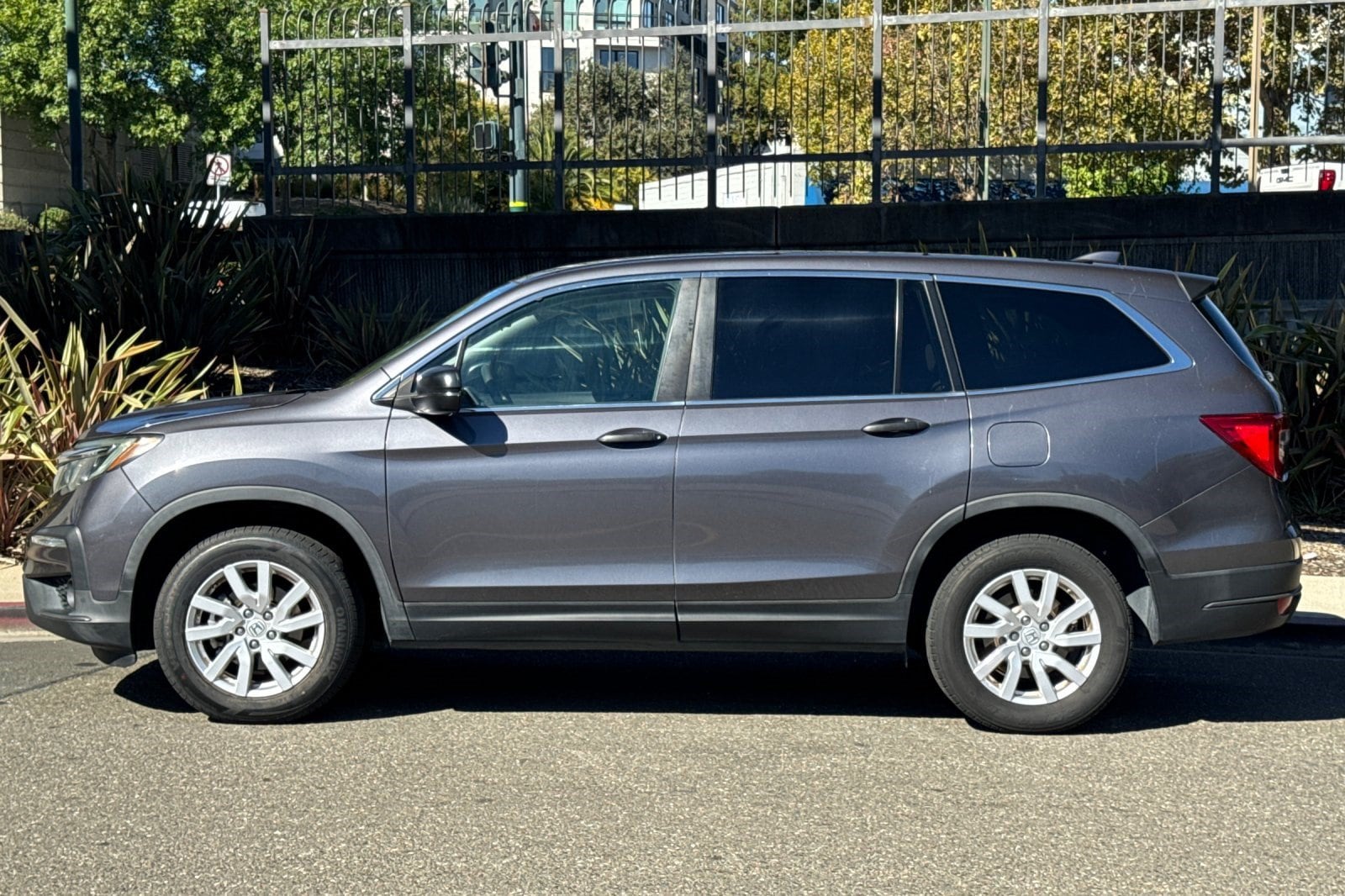 Used 2019 Honda Pilot LX with VIN 5FNYF6H14KB046260 for sale in Walnut Creek, CA