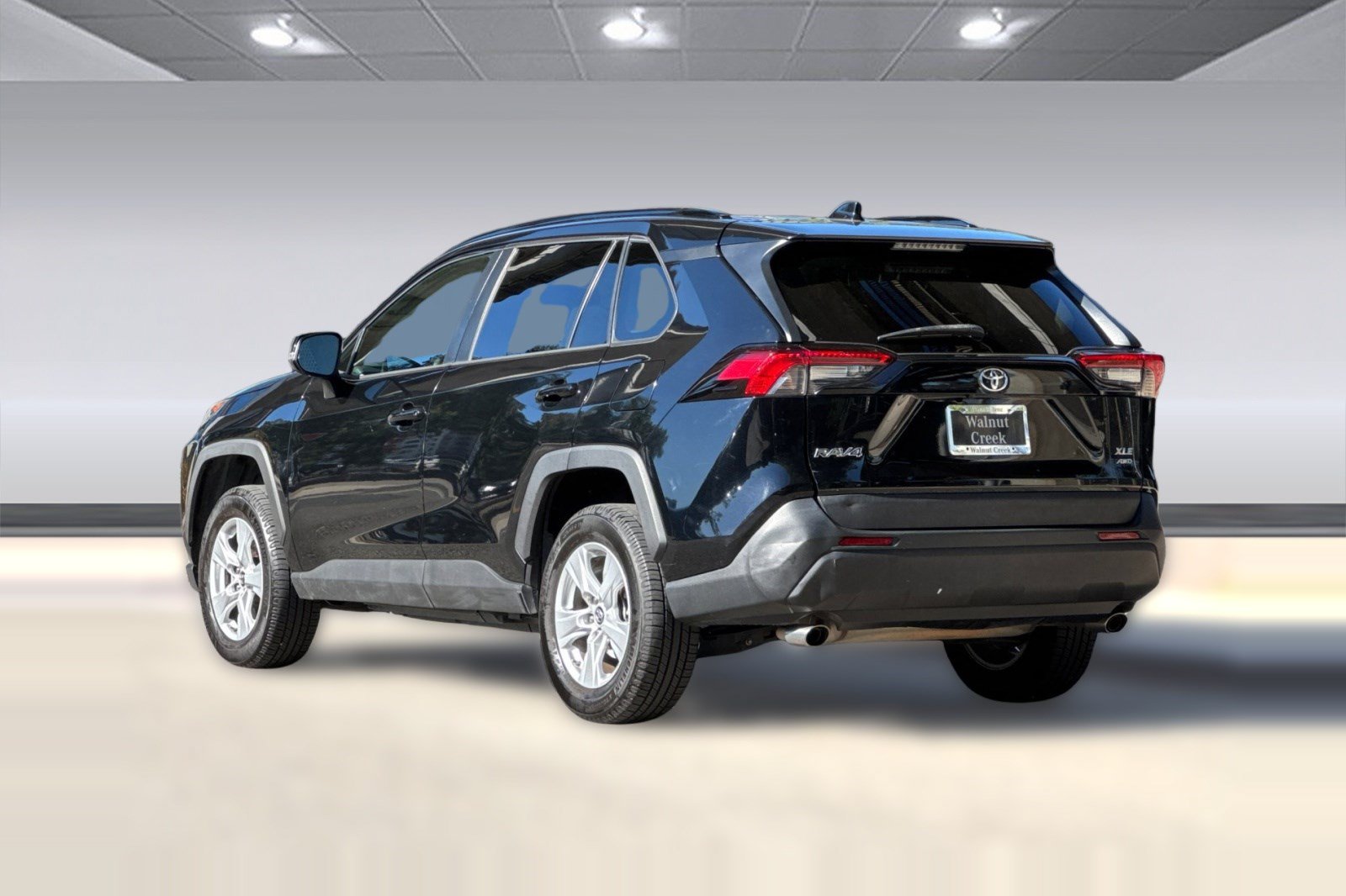Used 2019 Toyota RAV4 XLE AWD SUV