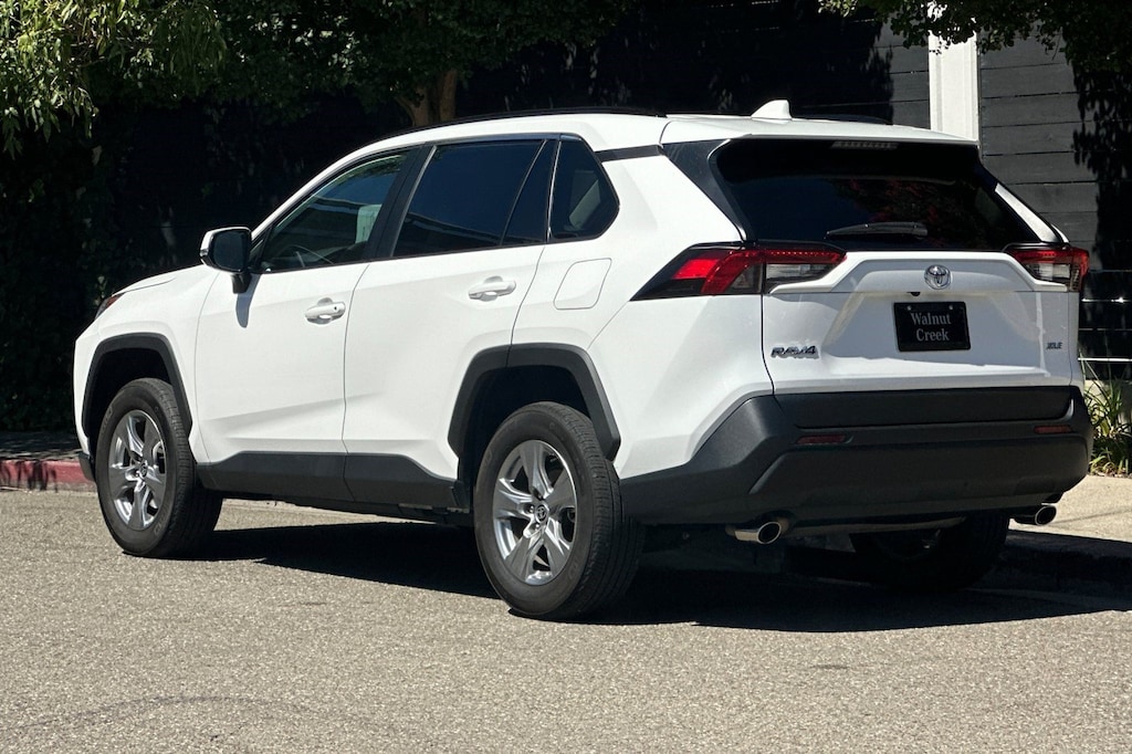 Used 2024 Toyota RAV4 XLE FWD SUV