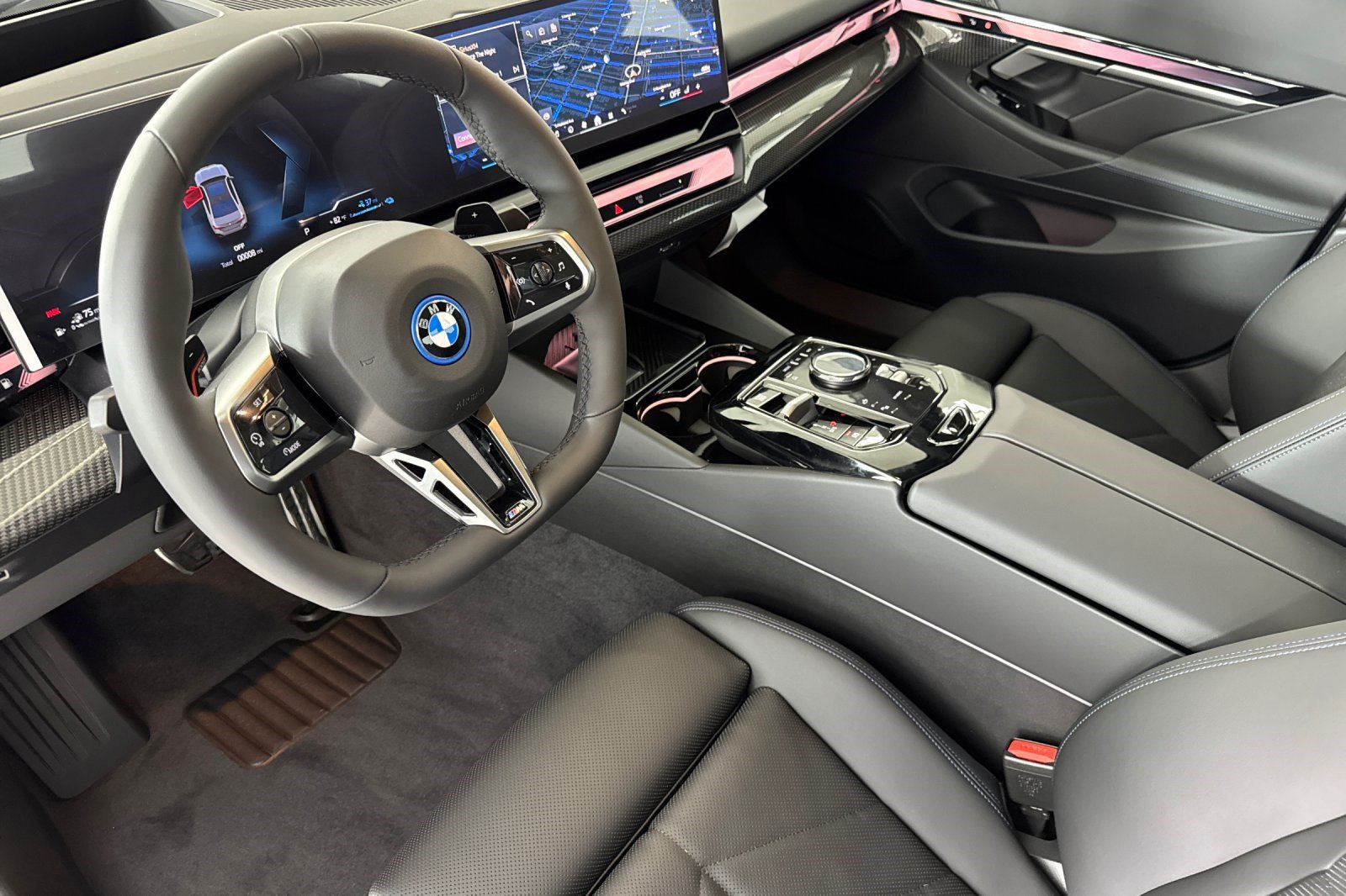 New 2027 BMW 550e xDrive Sedan