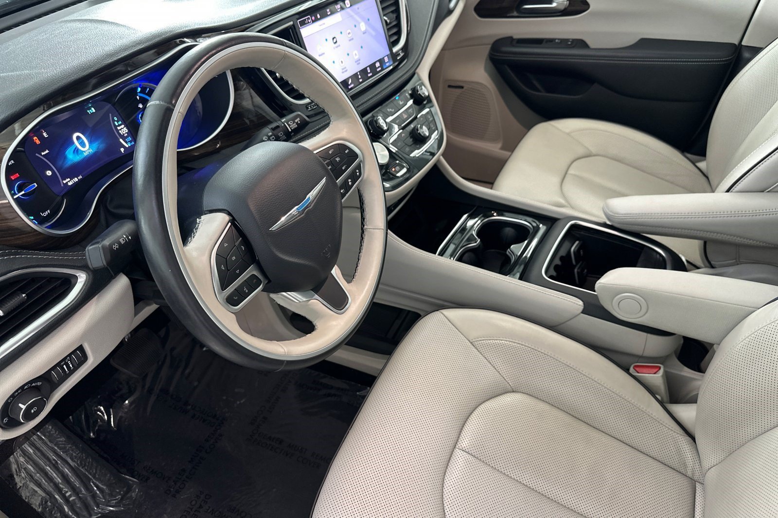 Used 2021 Chrysler Pacifica Hybrid Hybrid Limited Van Passenger Van