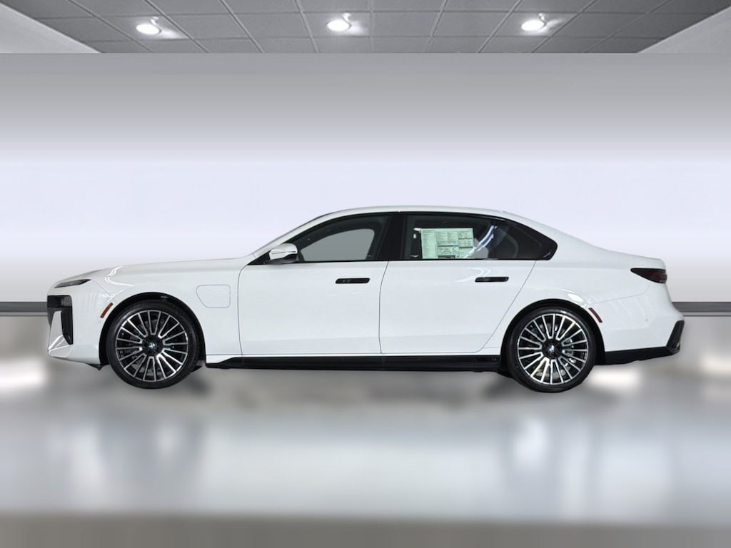 New 2026 BMW 750e xDrive Sedan