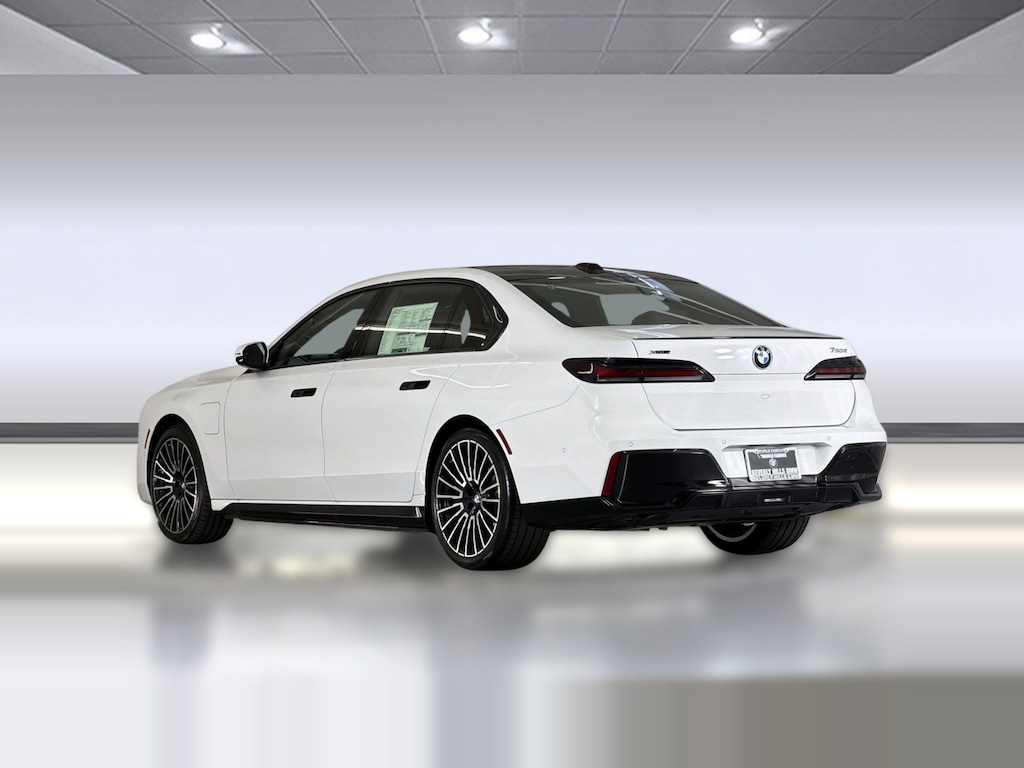 New 2026 BMW 750e xDrive Sedan