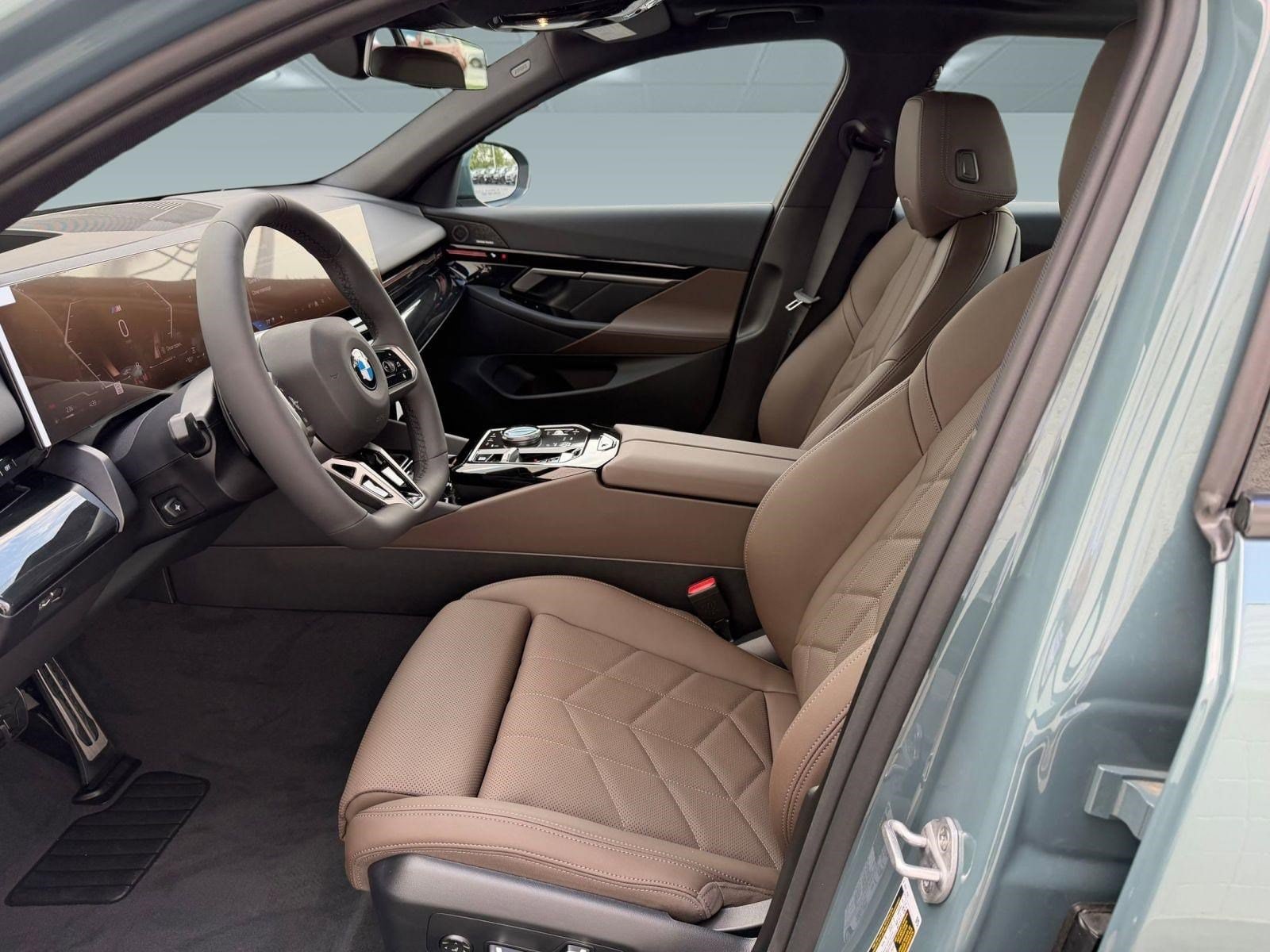 2026 BMW 5 Series 530i - Photo 5
