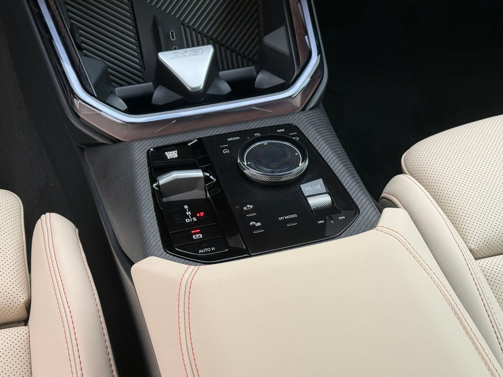 2026 BMW X3 30 - Photo 16