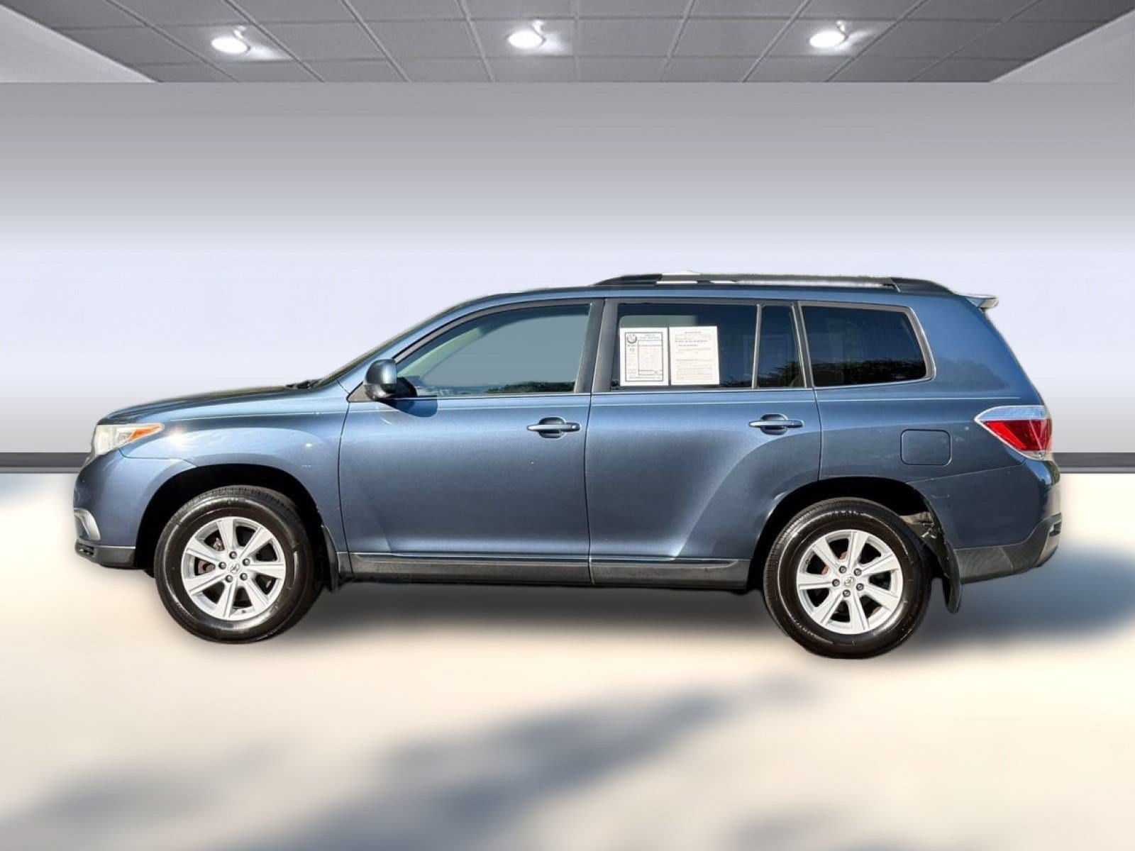 Used 2013 Toyota Highlander Plus with VIN 5TDZK3EH7DS136095 for sale in Chattanooga, TN