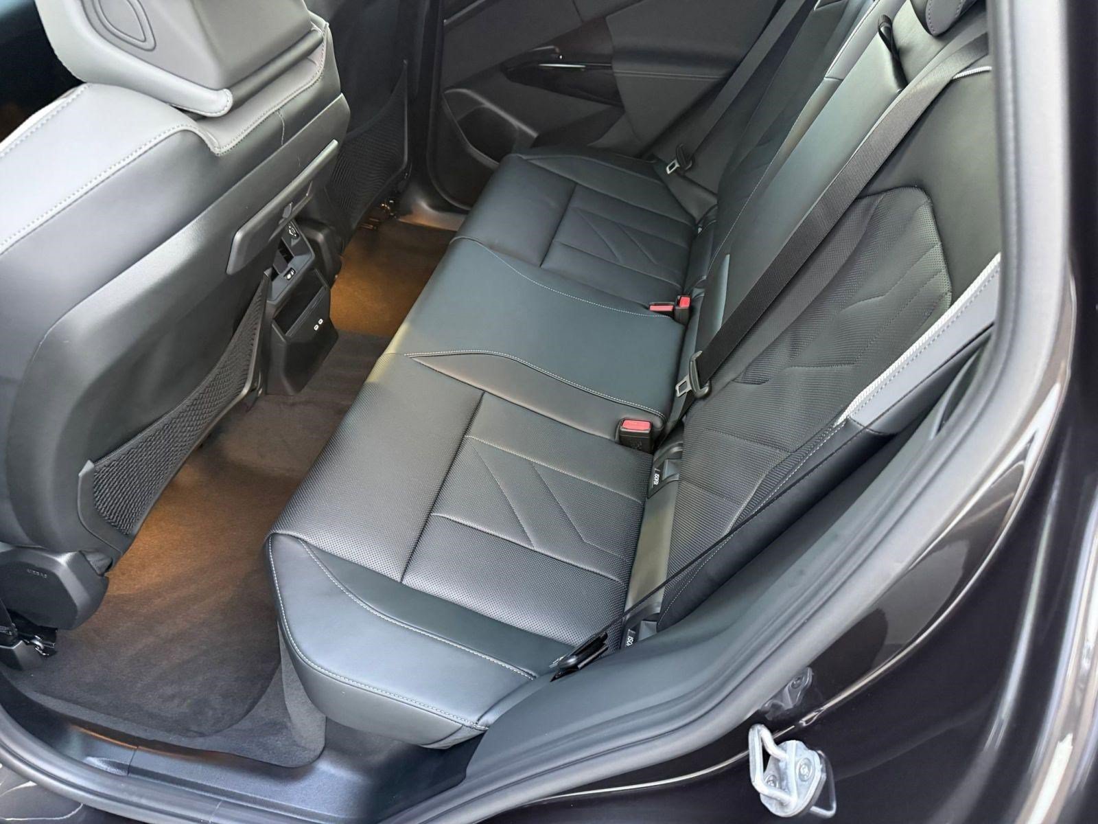 2026 BMW X3 30 - Photo 13