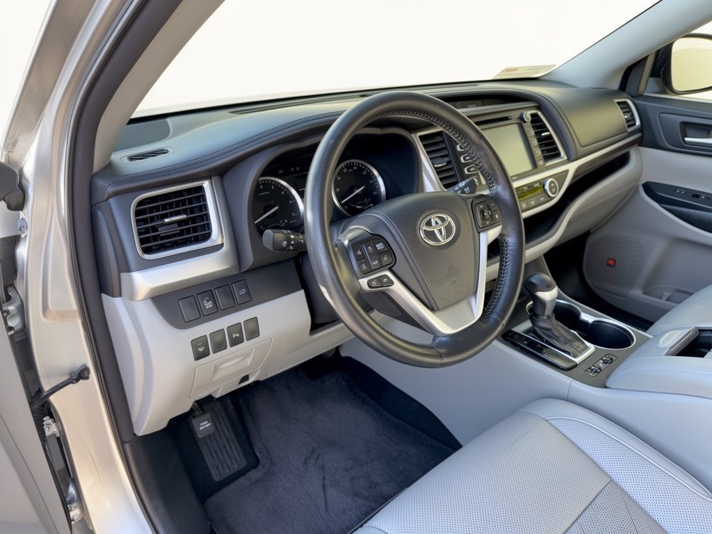 Used 2014 Toyota Highlander Limited SUV