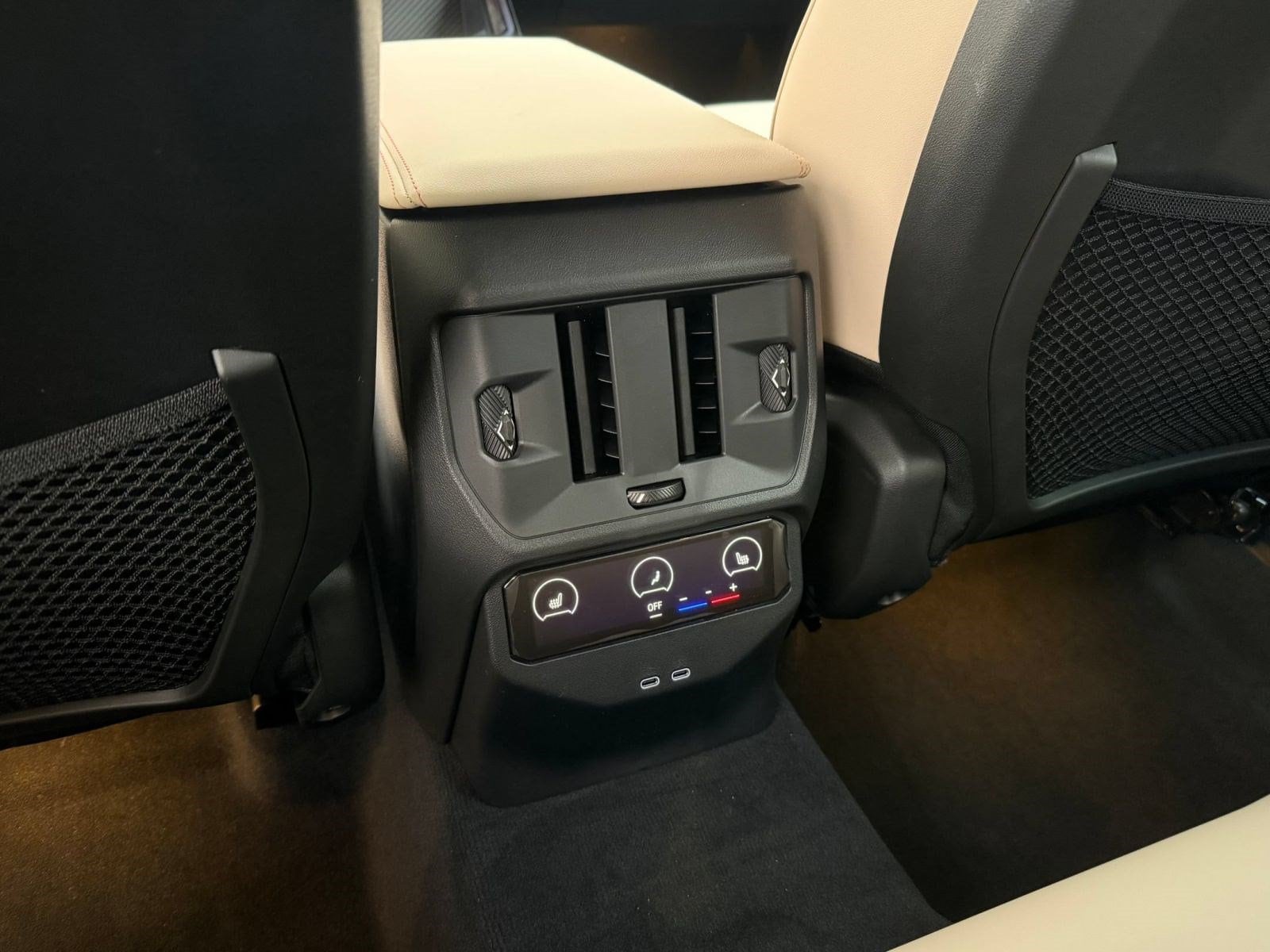 2026 BMW X3 30 - Photo 22