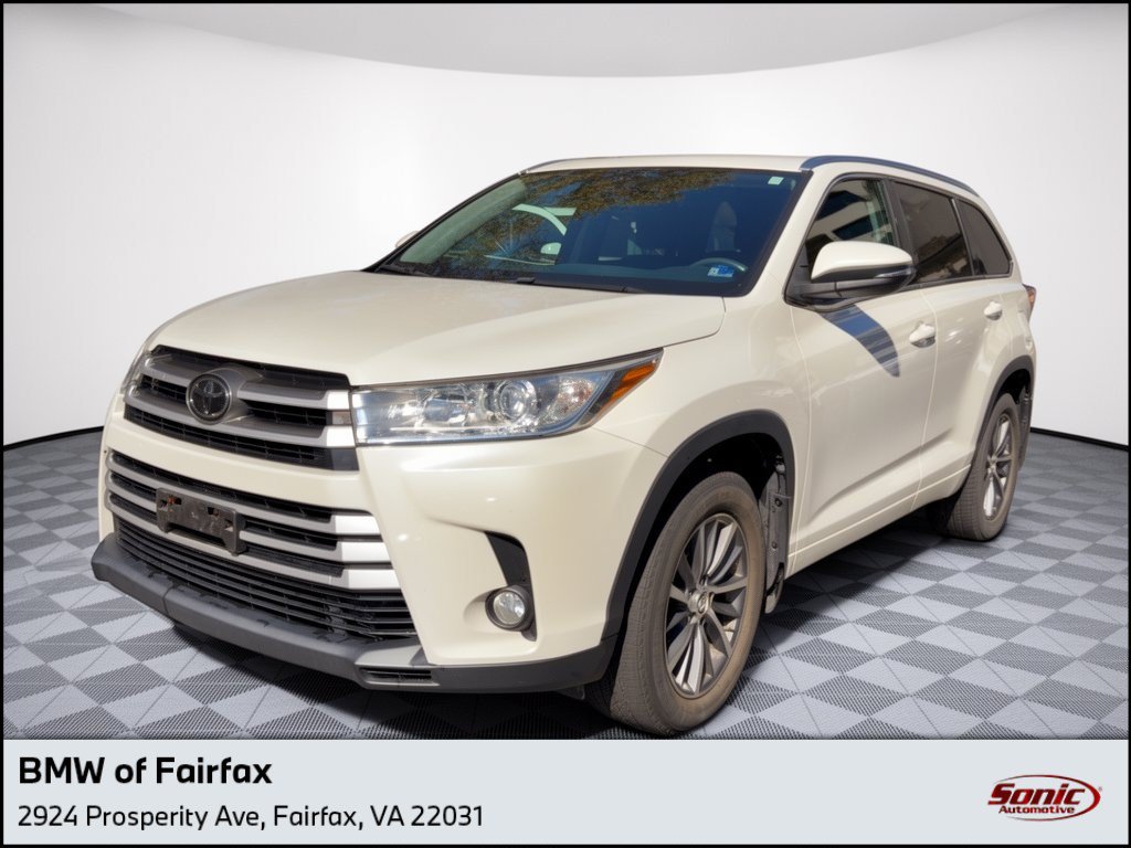 Used 2018 Toyota Highlander SE V6 SUV