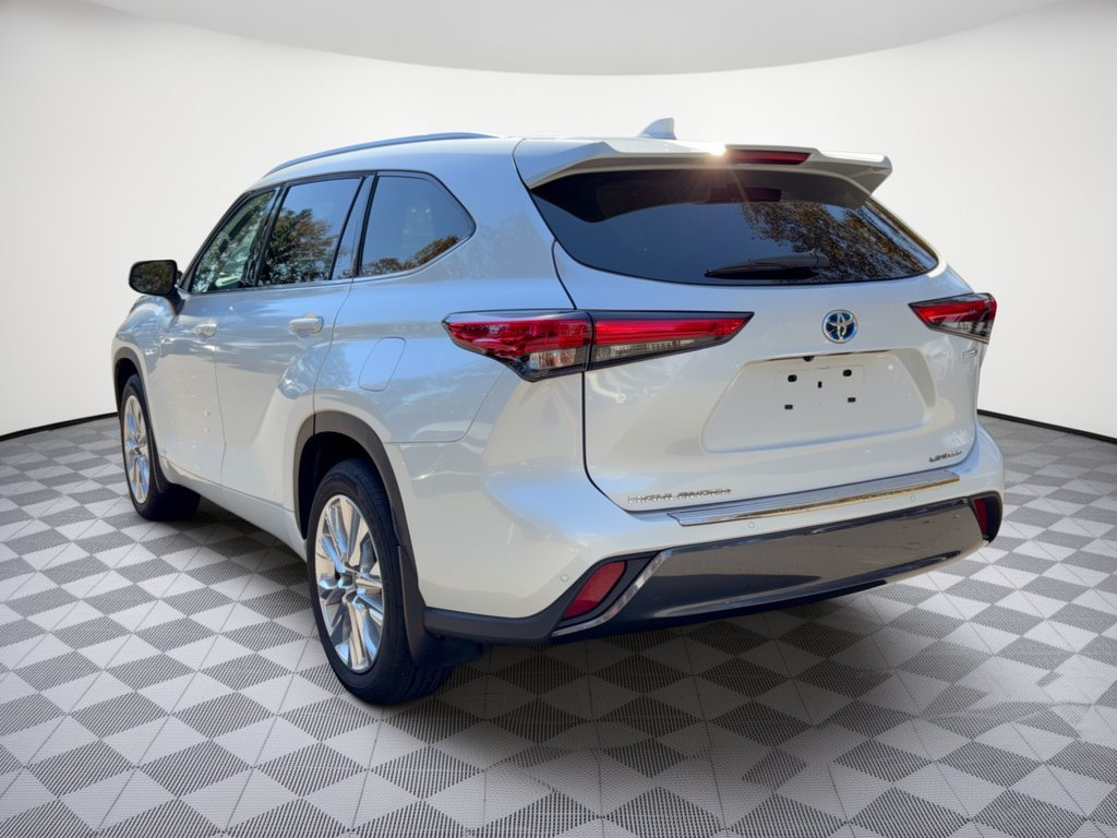 Used 2022 Toyota Highlander Hybrid Limited SUV