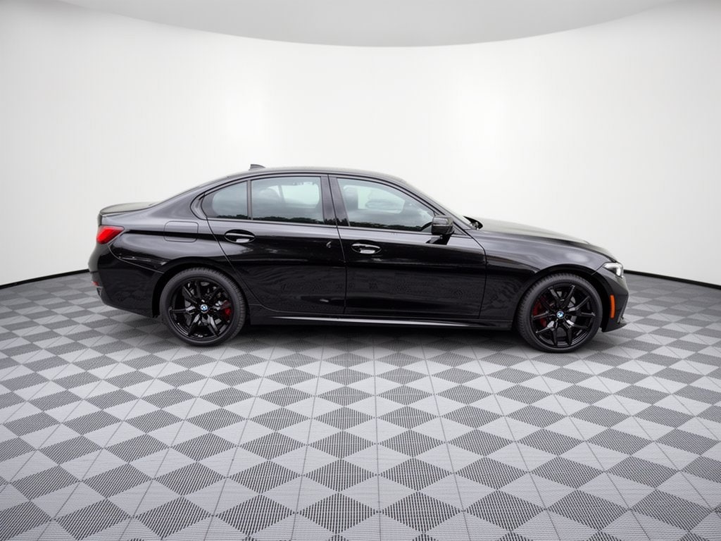 2026 BMW 3 Series 330i - Photo 8