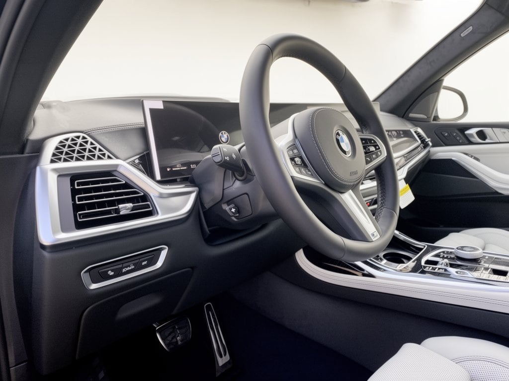 New 2027 BMW X7 xDrive40i SUV