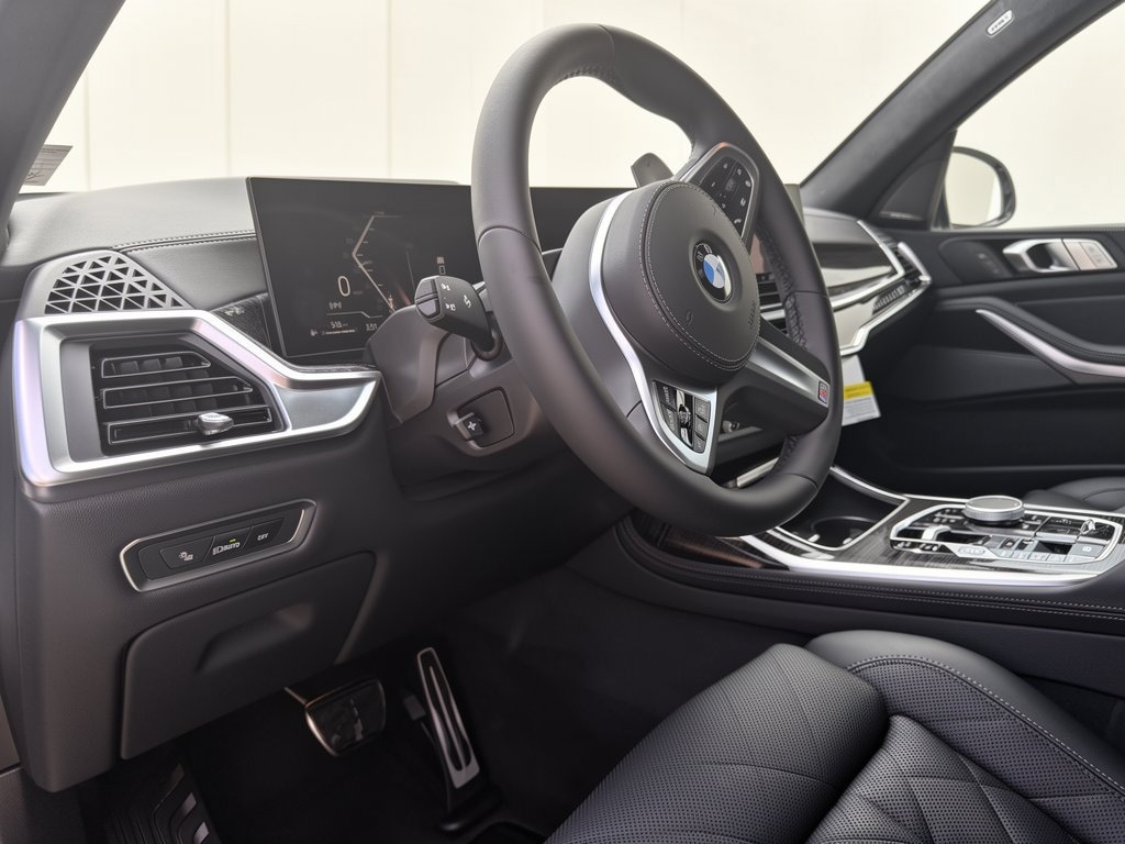 New 2027 BMW X7 xDrive40i SUV