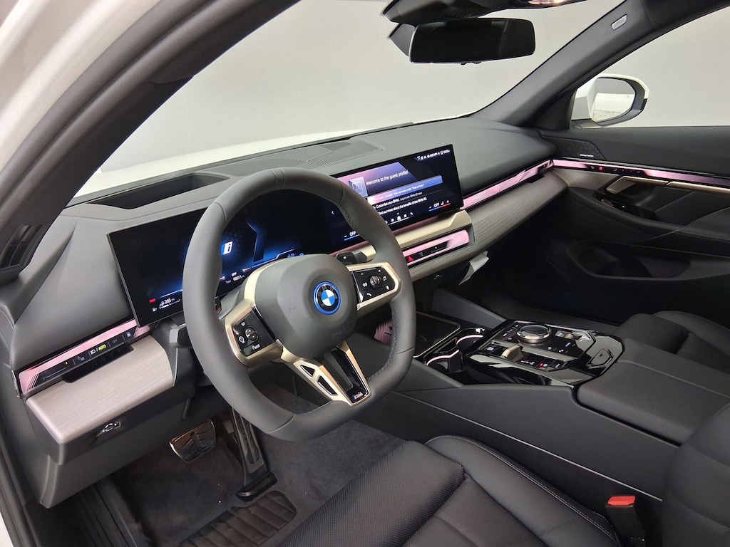 New 2026 BMW 550e xDrive Sedan