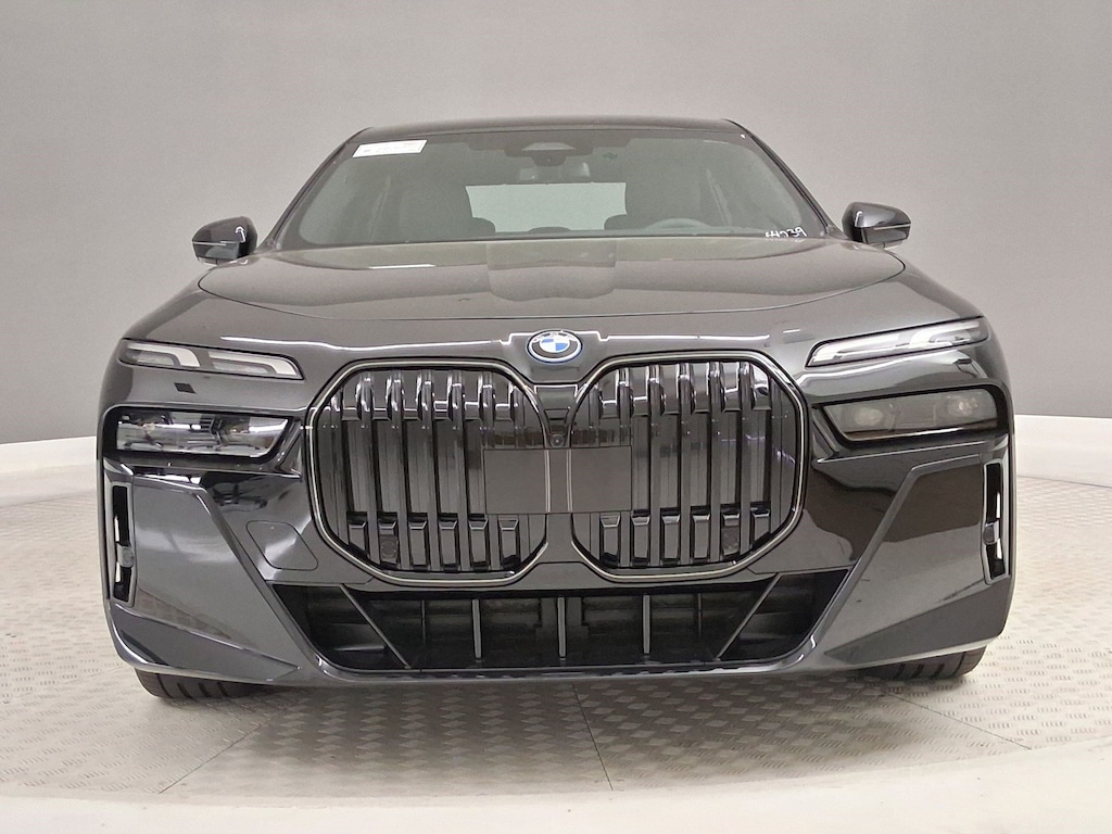 New 2026 BMW 750e xDrive Sedan