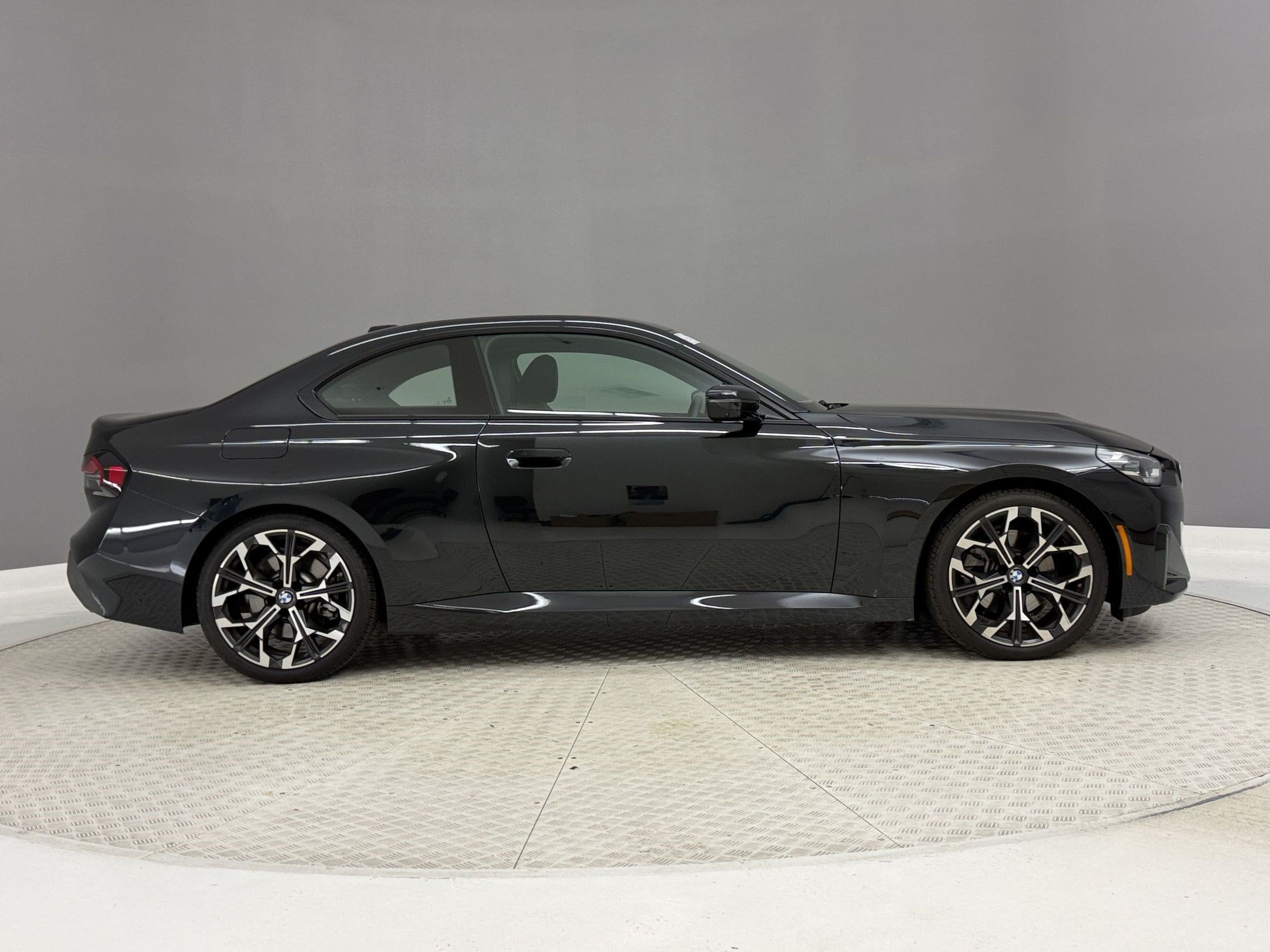 2025 BMW 2 Series 230i - Photo 8