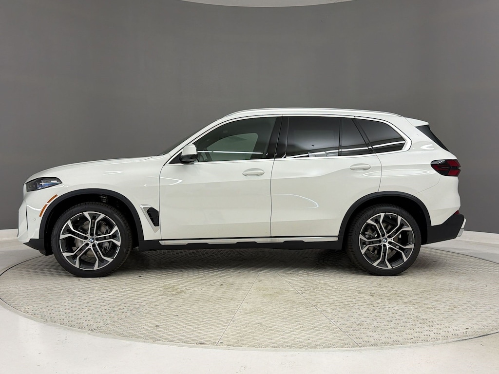 New 2026 BMW X5 sDrive40i SUV