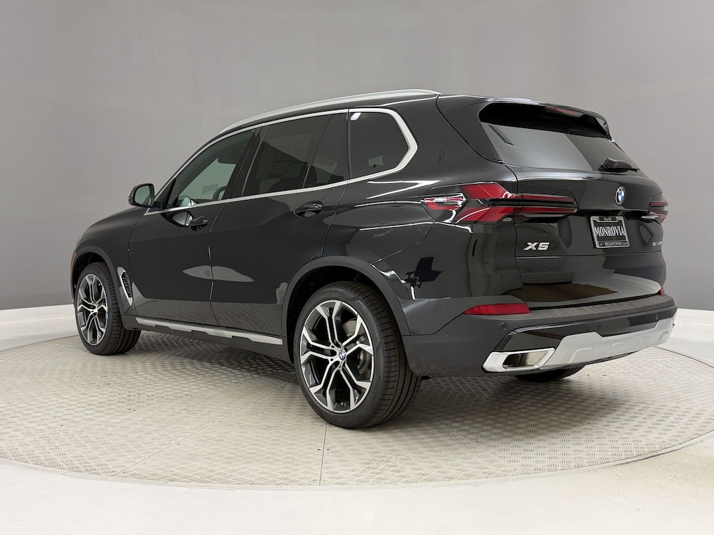 New 2026 BMW X5 sDrive40i SUV