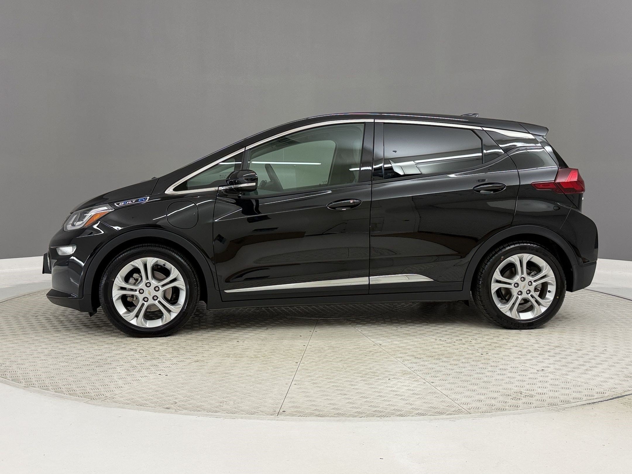 Used 2020 Chevrolet Bolt EV LT with VIN 1G1FW6S07L4128041 for sale in Long Beach, CA