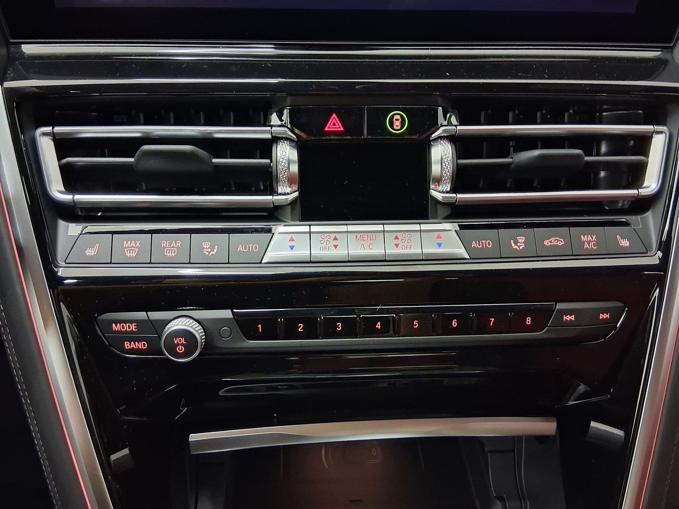 2026 BMW 8 Series 840i - Photo 28