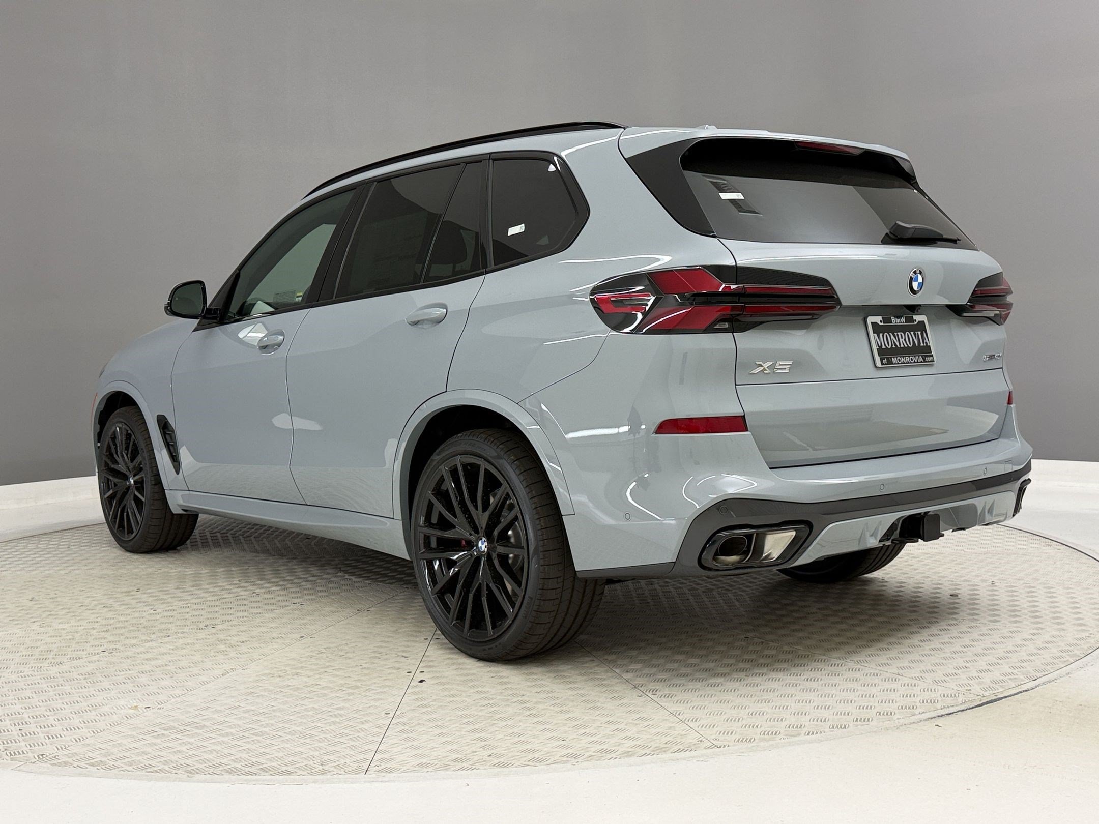 New 2026 BMW X5 sDrive40i SUV