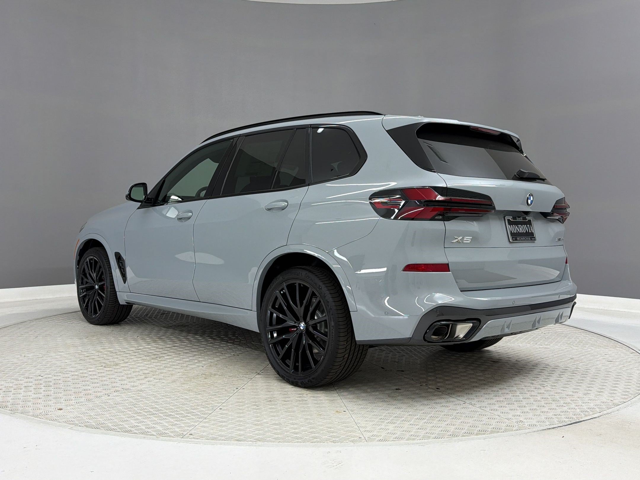New 2026 BMW X5 sDrive40i SUV