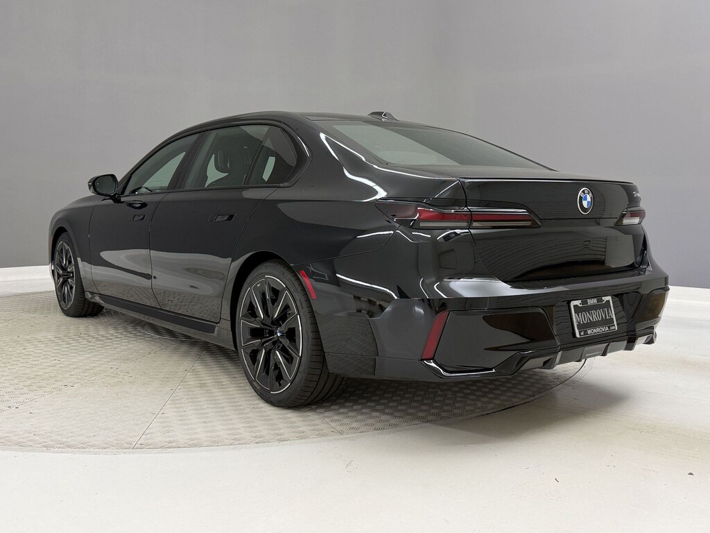 New 2026 BMW 740i Sedan