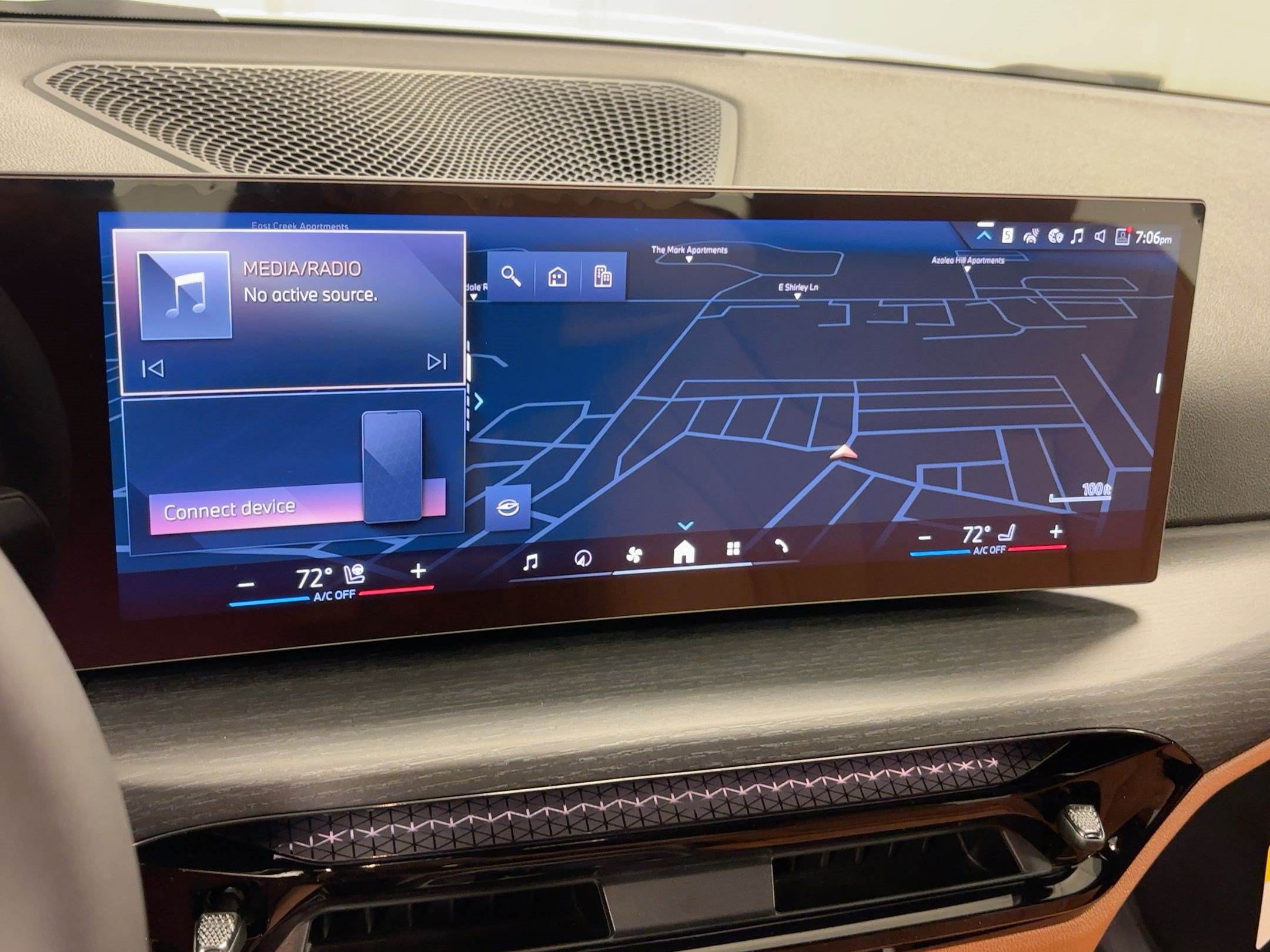 2026 BMW 3 Series 330i - Photo 21