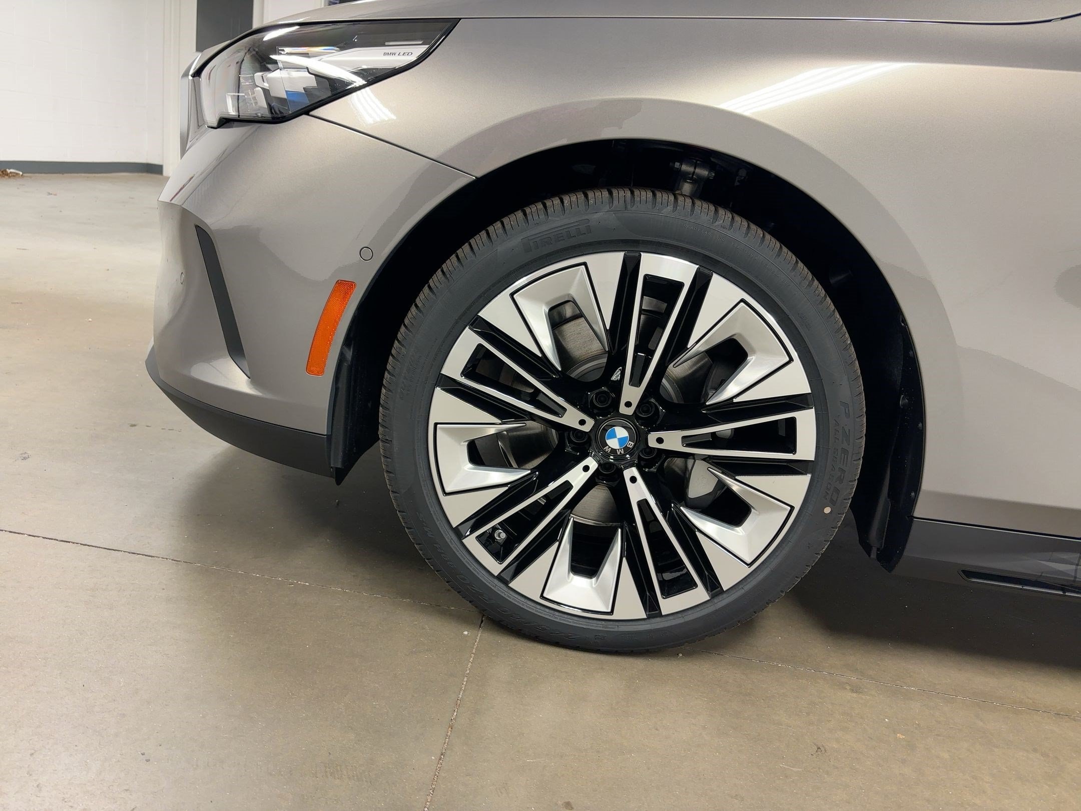 2026 BMW 5 Series 530i - Photo 9
