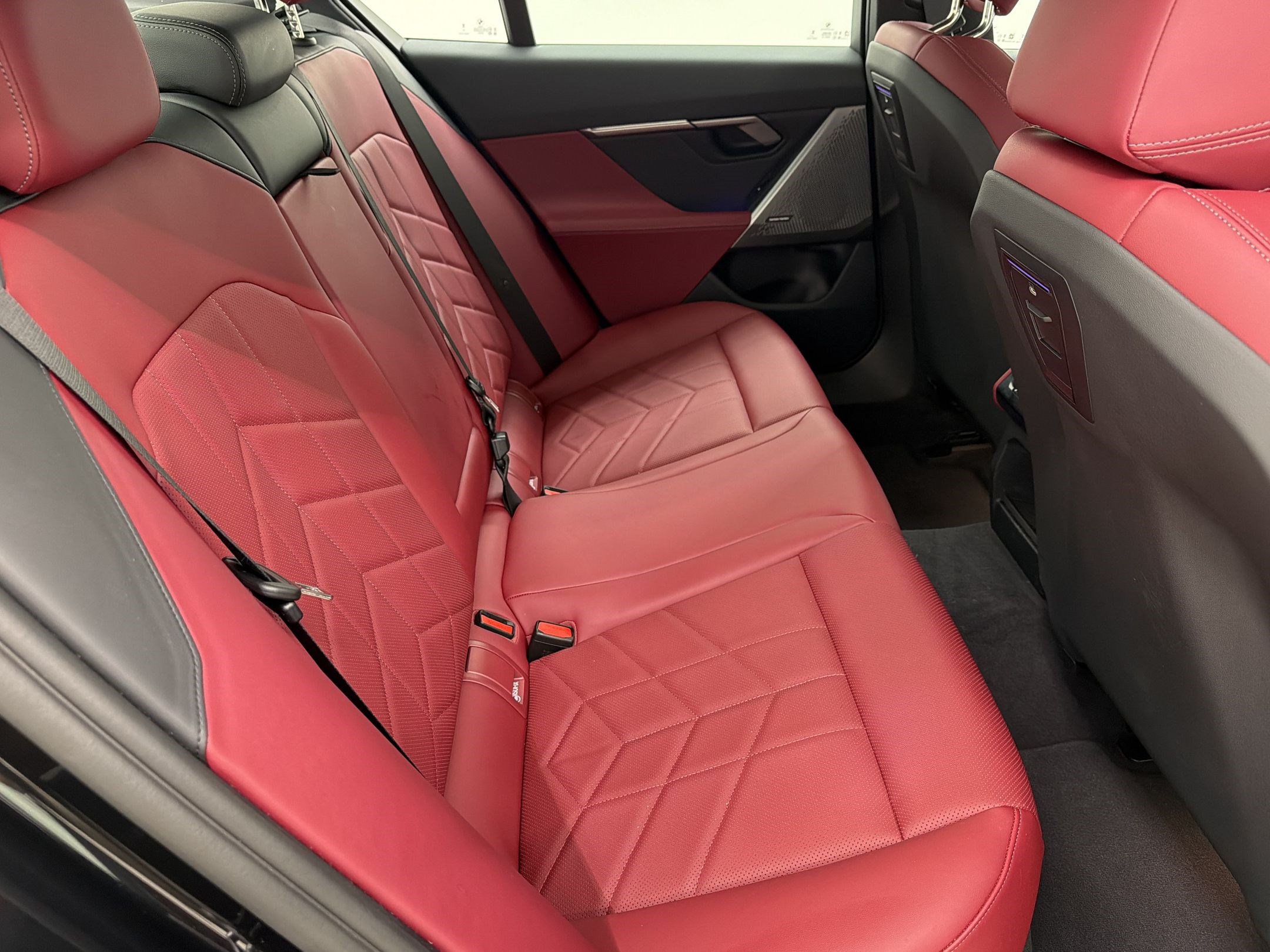 2025 BMW 5 Series 530i - Photo 24