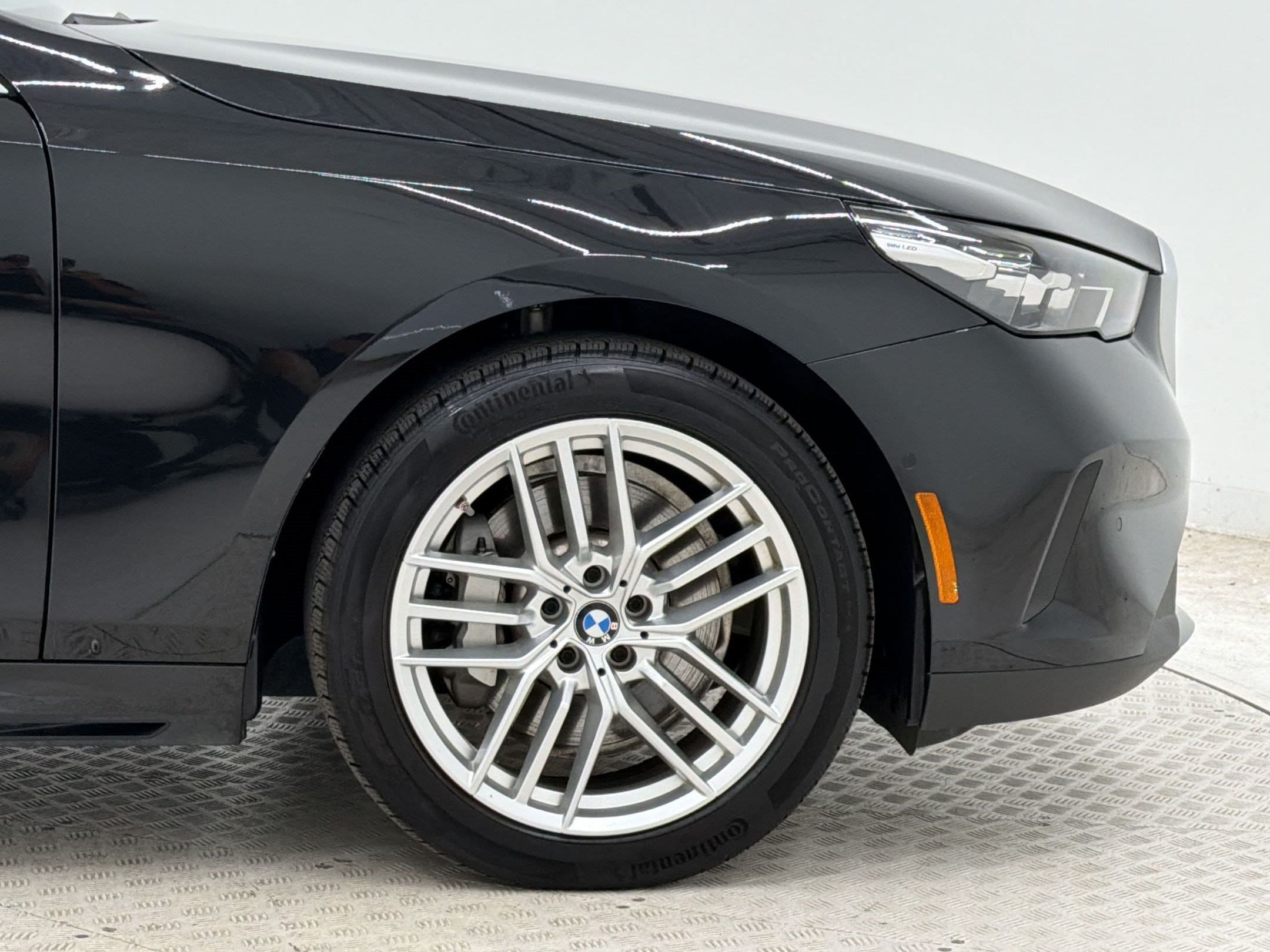 2025 BMW 5 Series 530i - Photo 12