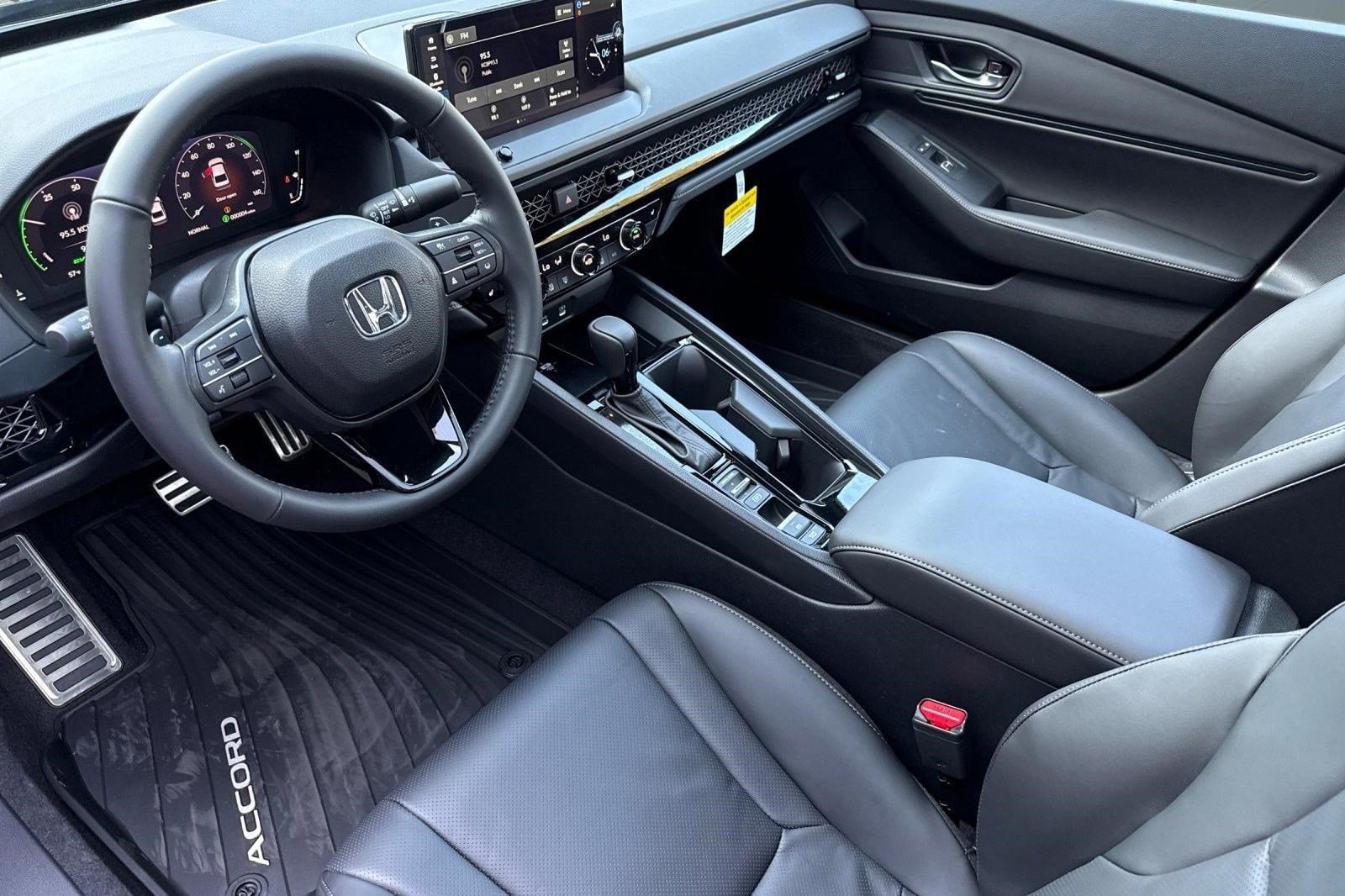 2026 Honda Accord Hybrid Sport-L - Photo 4
