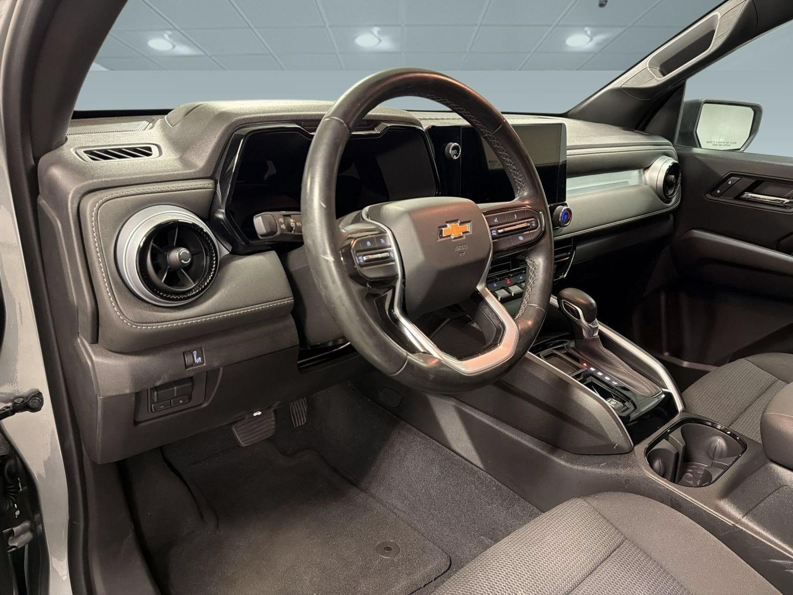 Used 2024 Chevrolet Colorado 2WD LT Truck Crew Cab