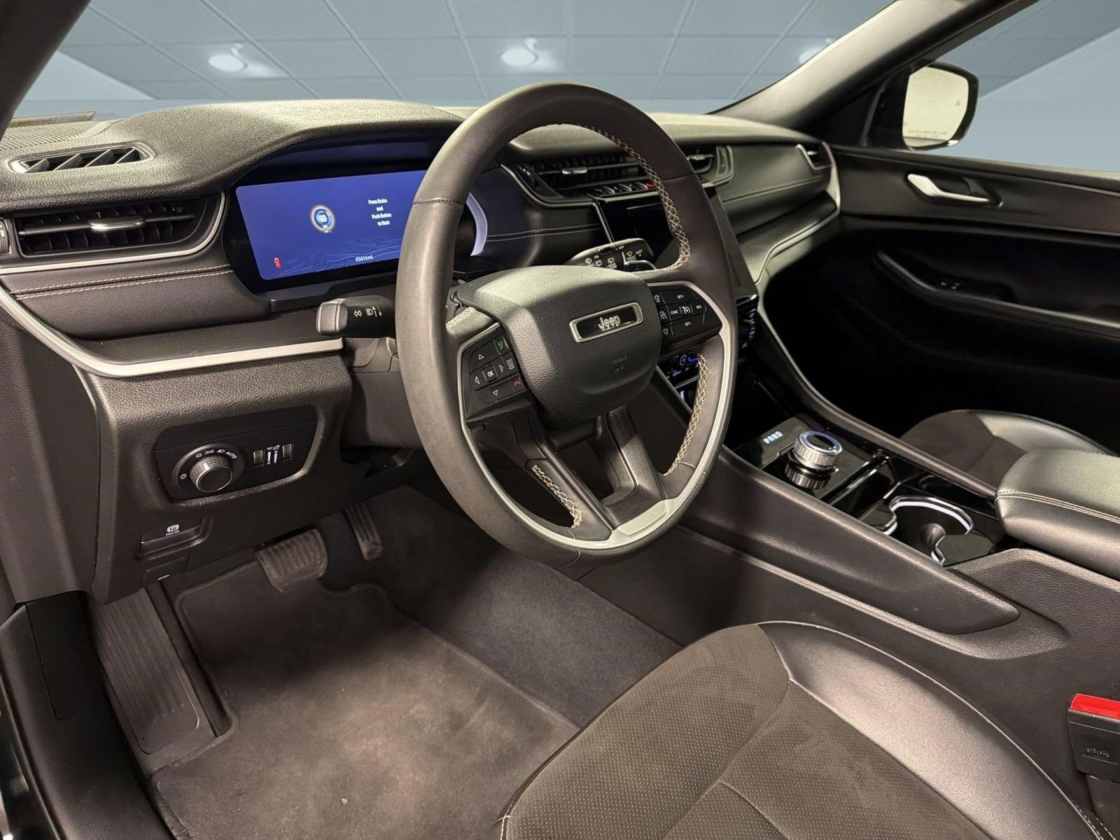 Used 2023 Jeep Grand Cherokee Altitude SUV